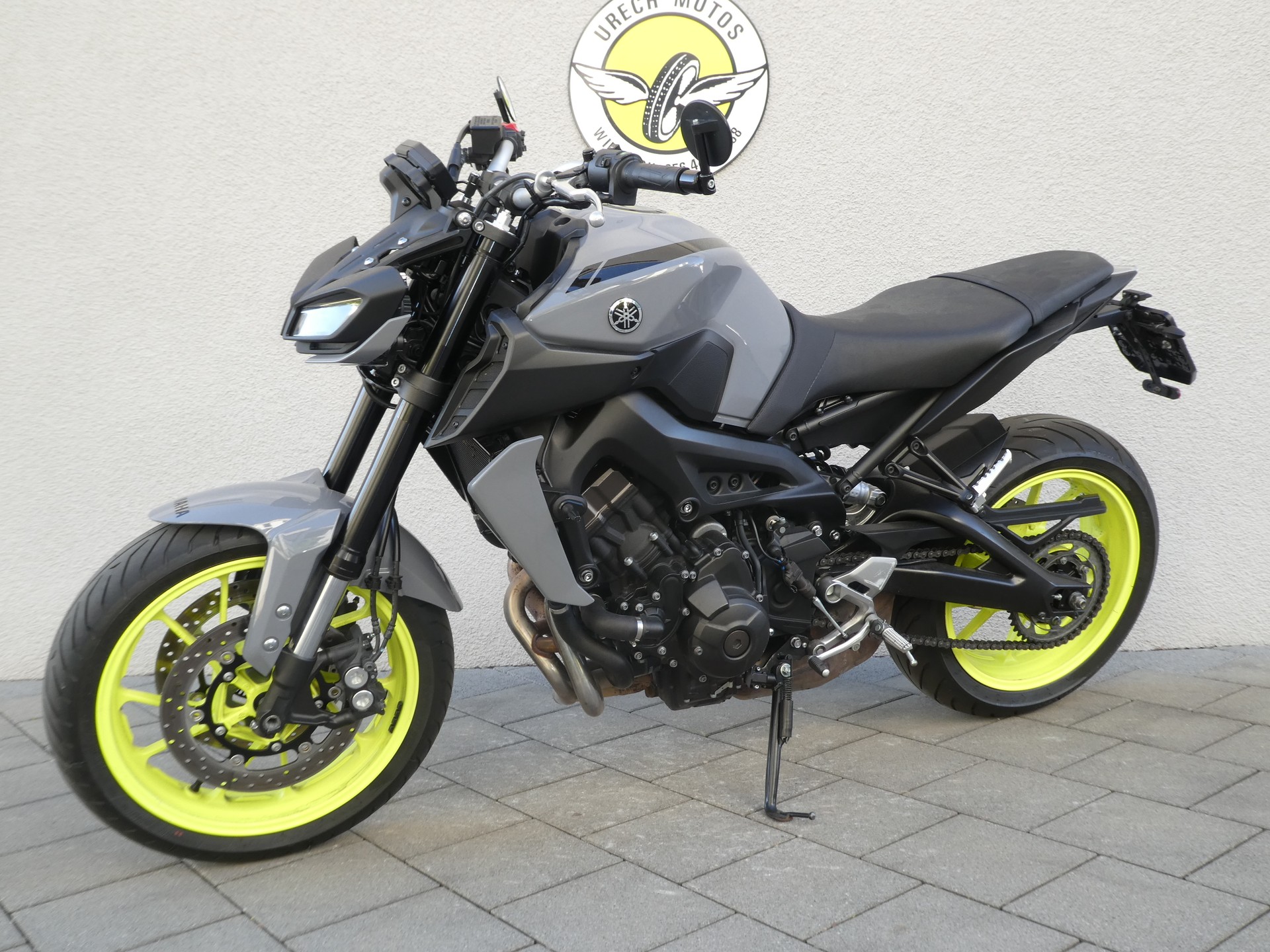 YAMAHA MT-09 ABS-showroom-element-1