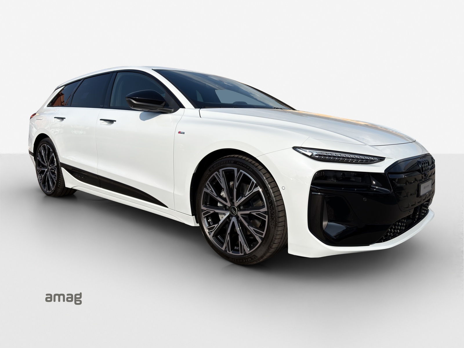 AUDI A6 Avant e-tron quattro-image-5