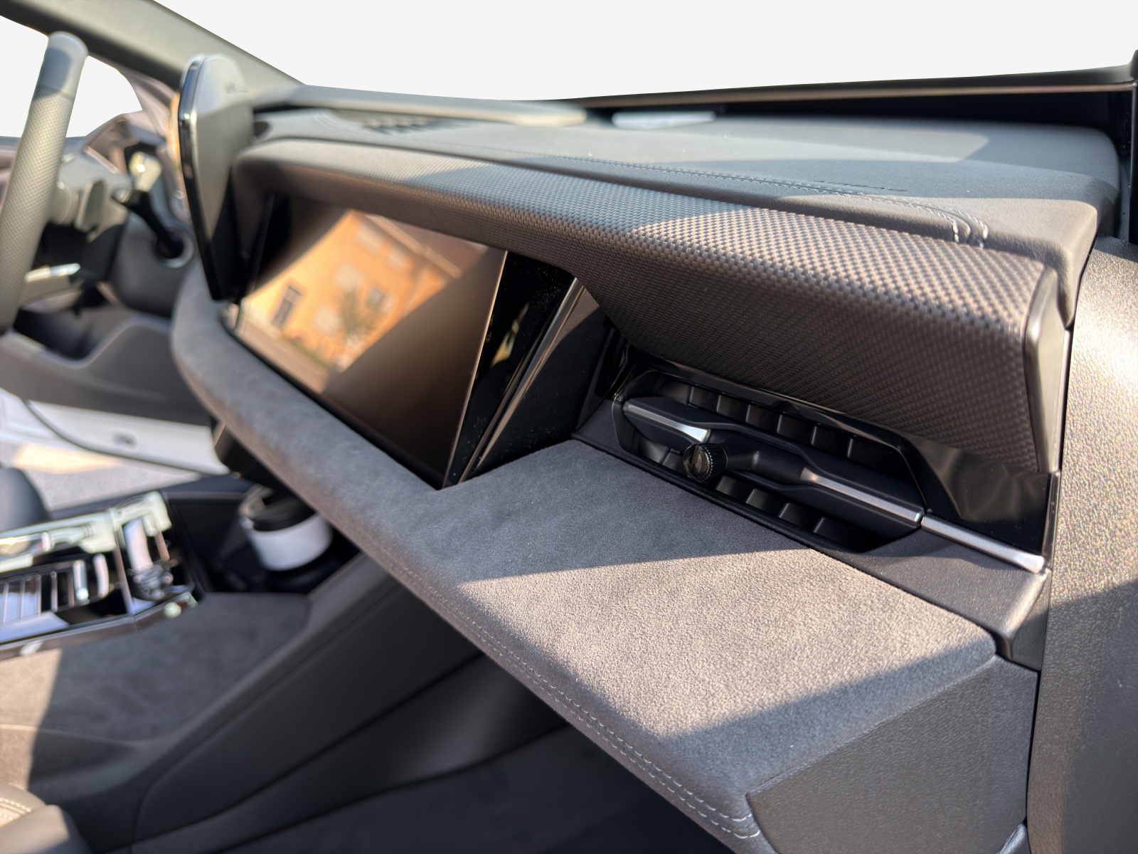 AUDI A6 Avant e-tron quattro-image-14
