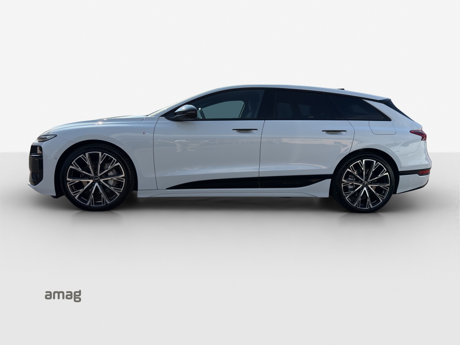 AUDI A6 Avant e-tron quattro-image-1