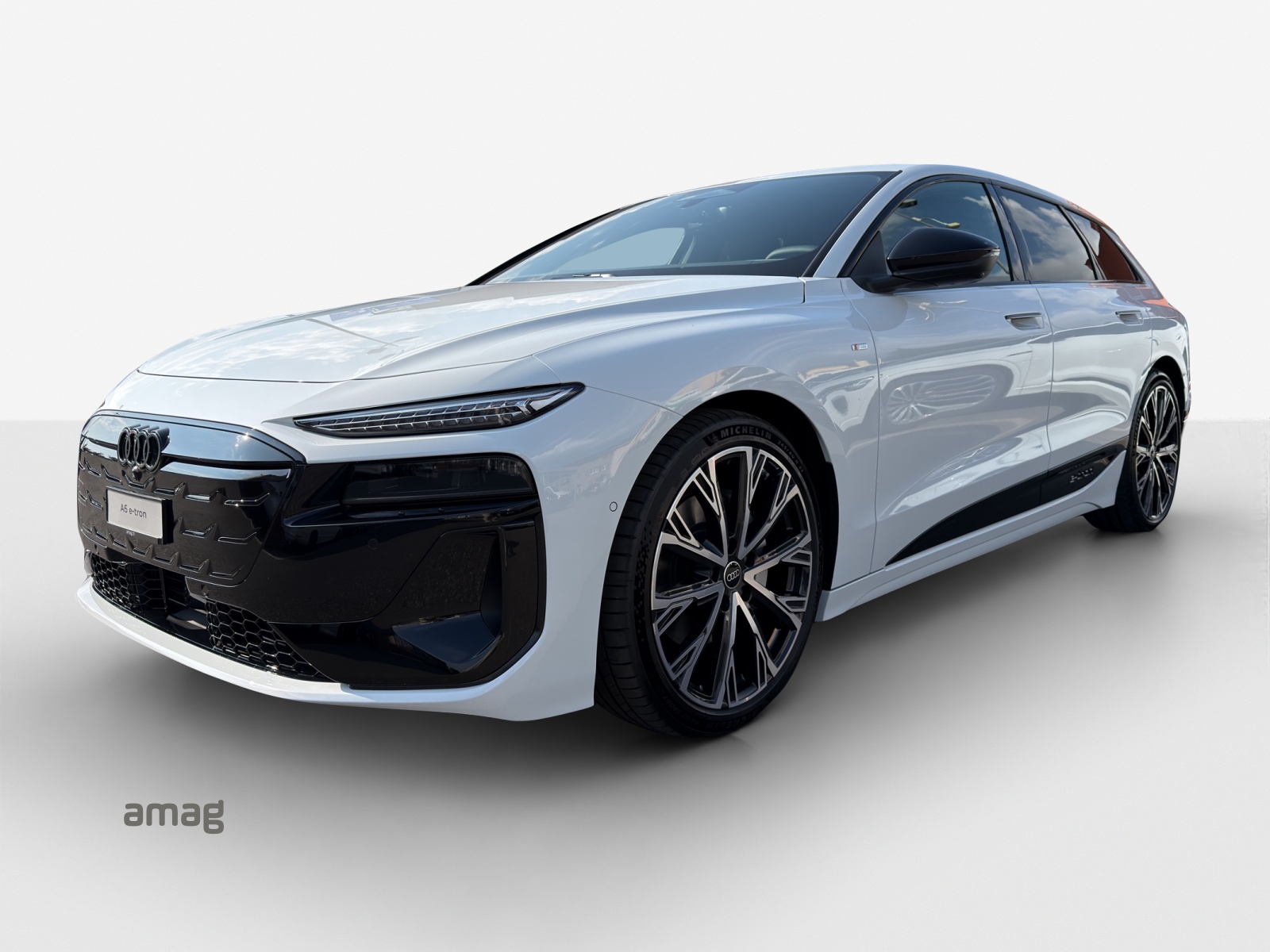 AUDI A6 Avant e-tron quattro-image-0