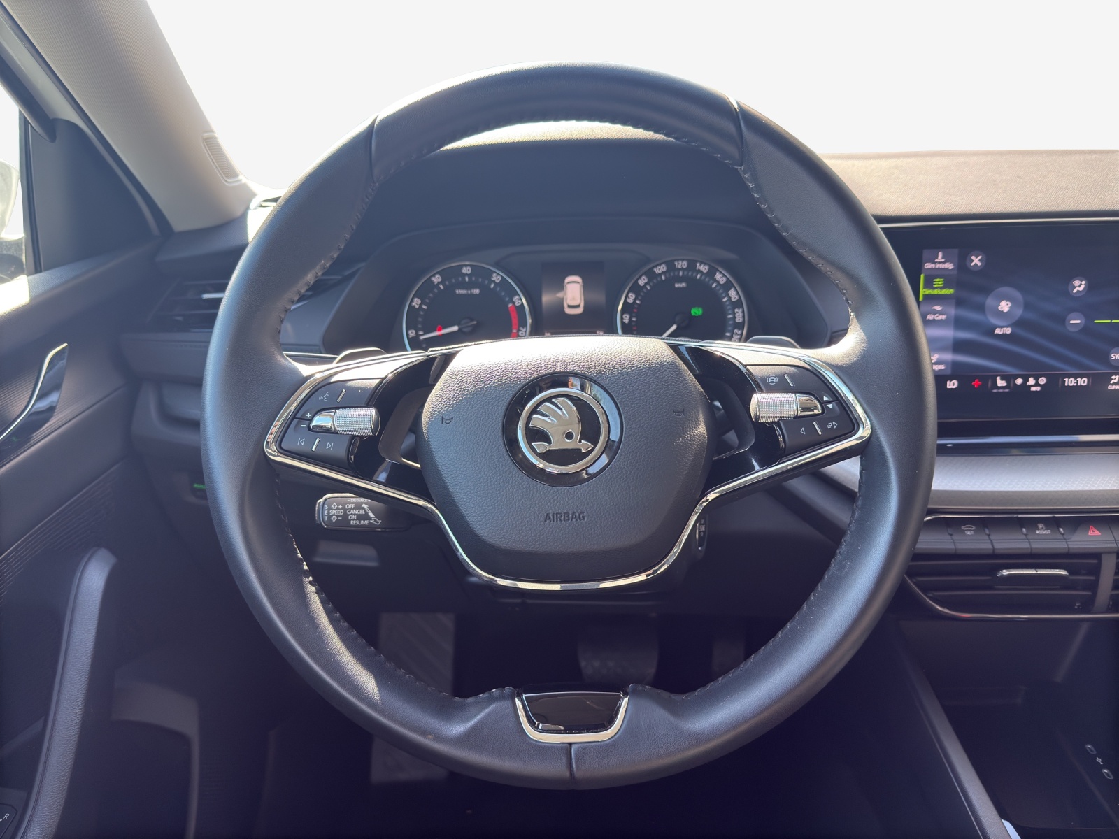SKODA Octavia Combi 2.0 TSI Ambition DSG 4x4-image-9