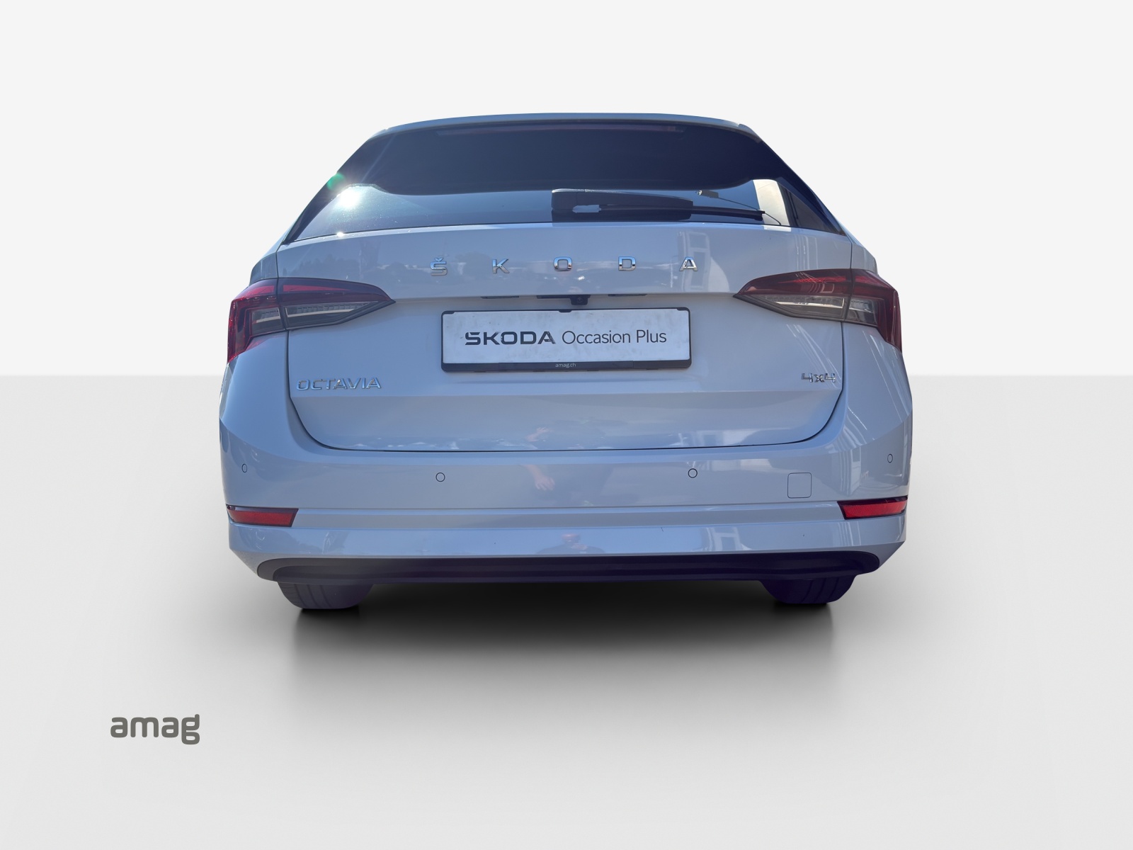 SKODA Octavia Combi 2.0 TSI Ambition DSG 4x4-image-3