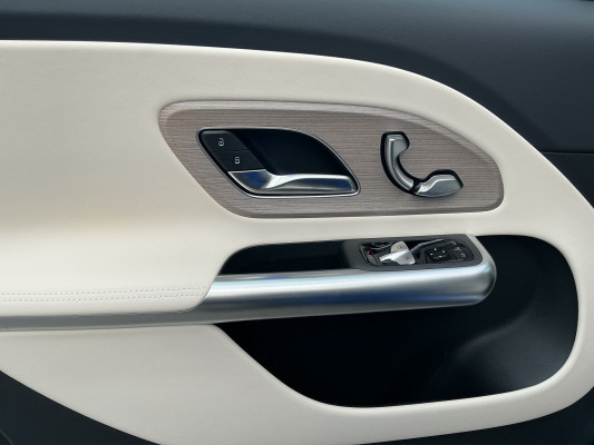 MERCEDES-BENZ GLB 250+ 85 kWh EQ-image-9