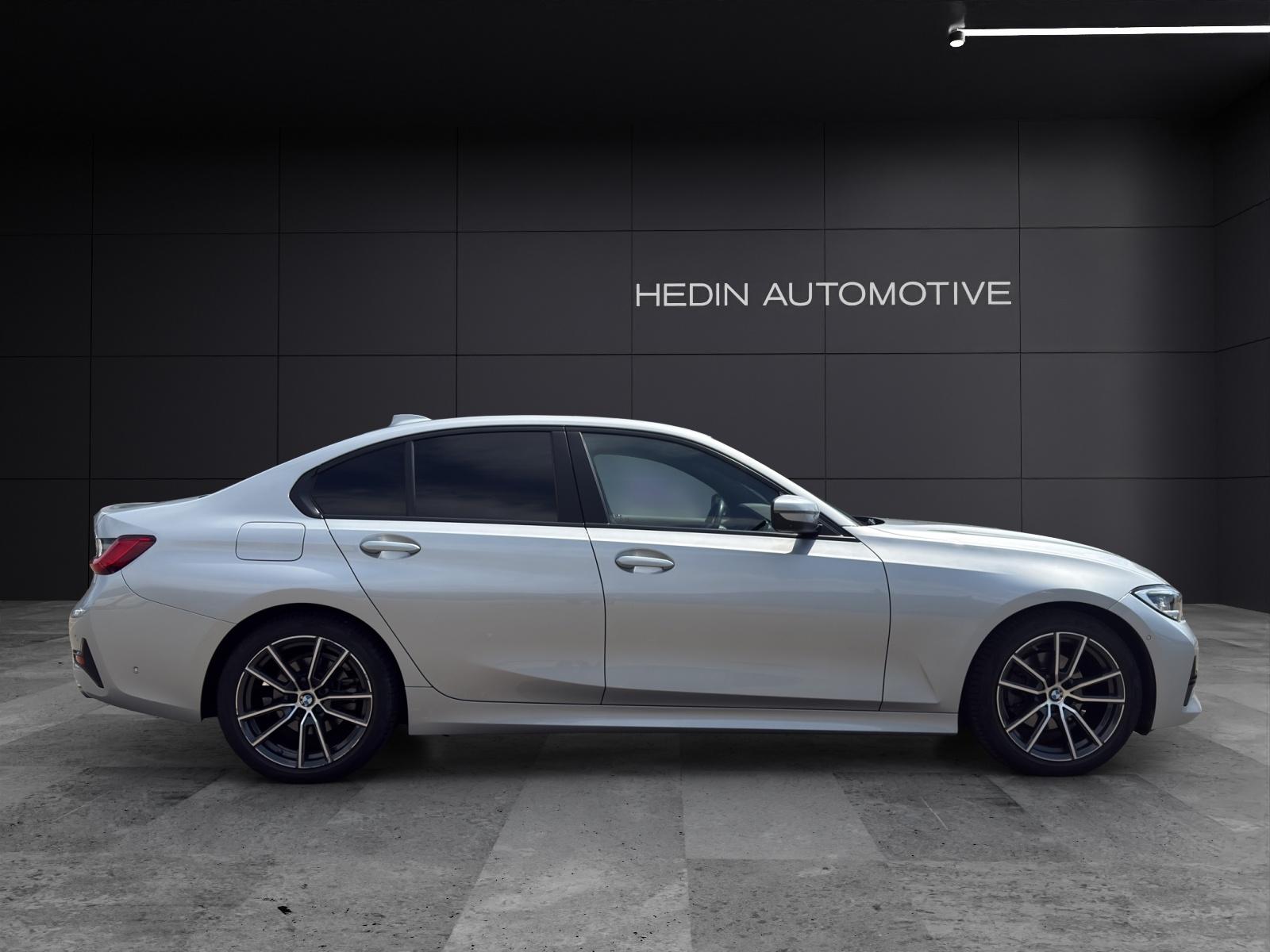 BMW 320i xDrive-image-4