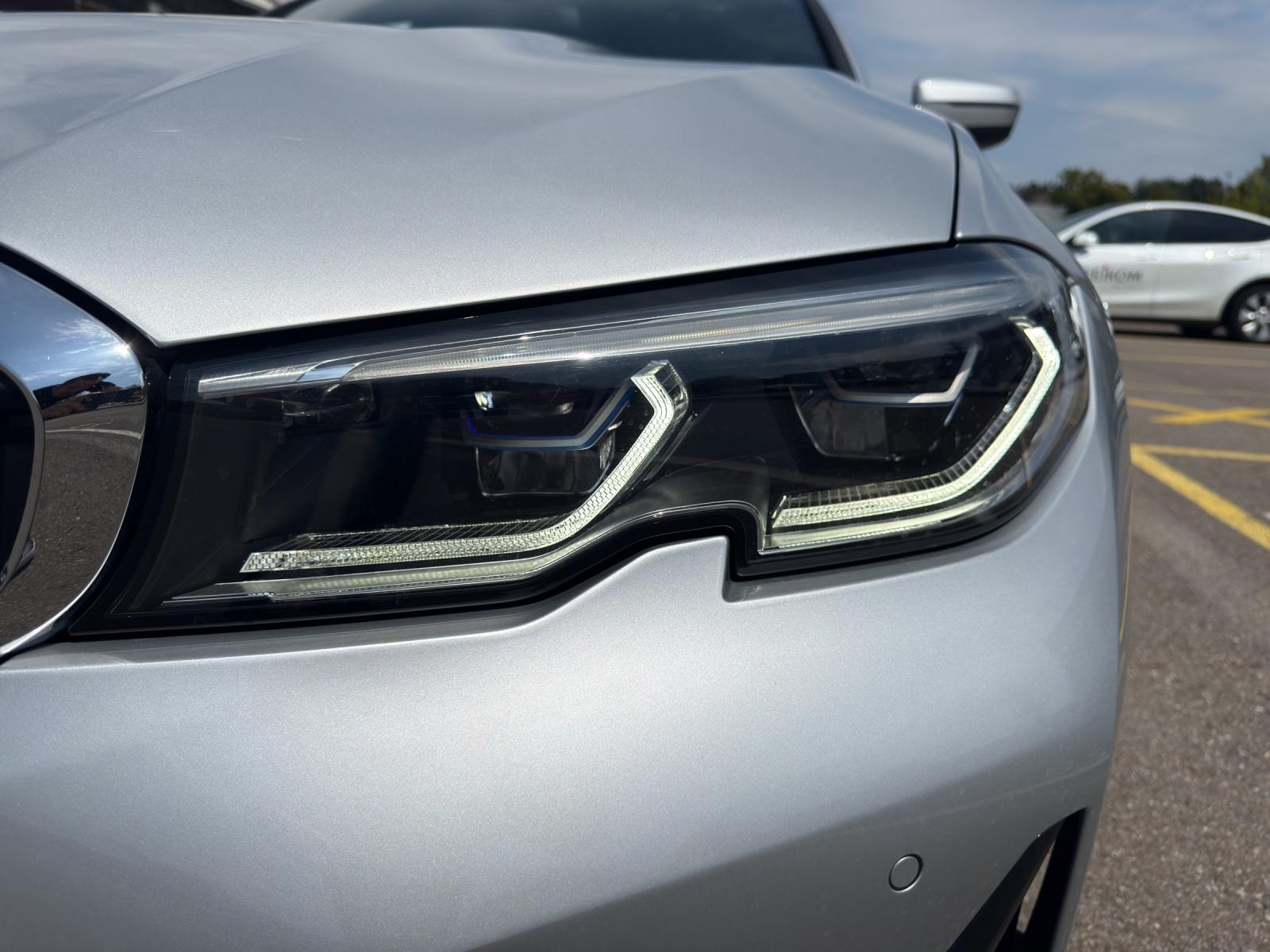 BMW 320i xDrive-image-19