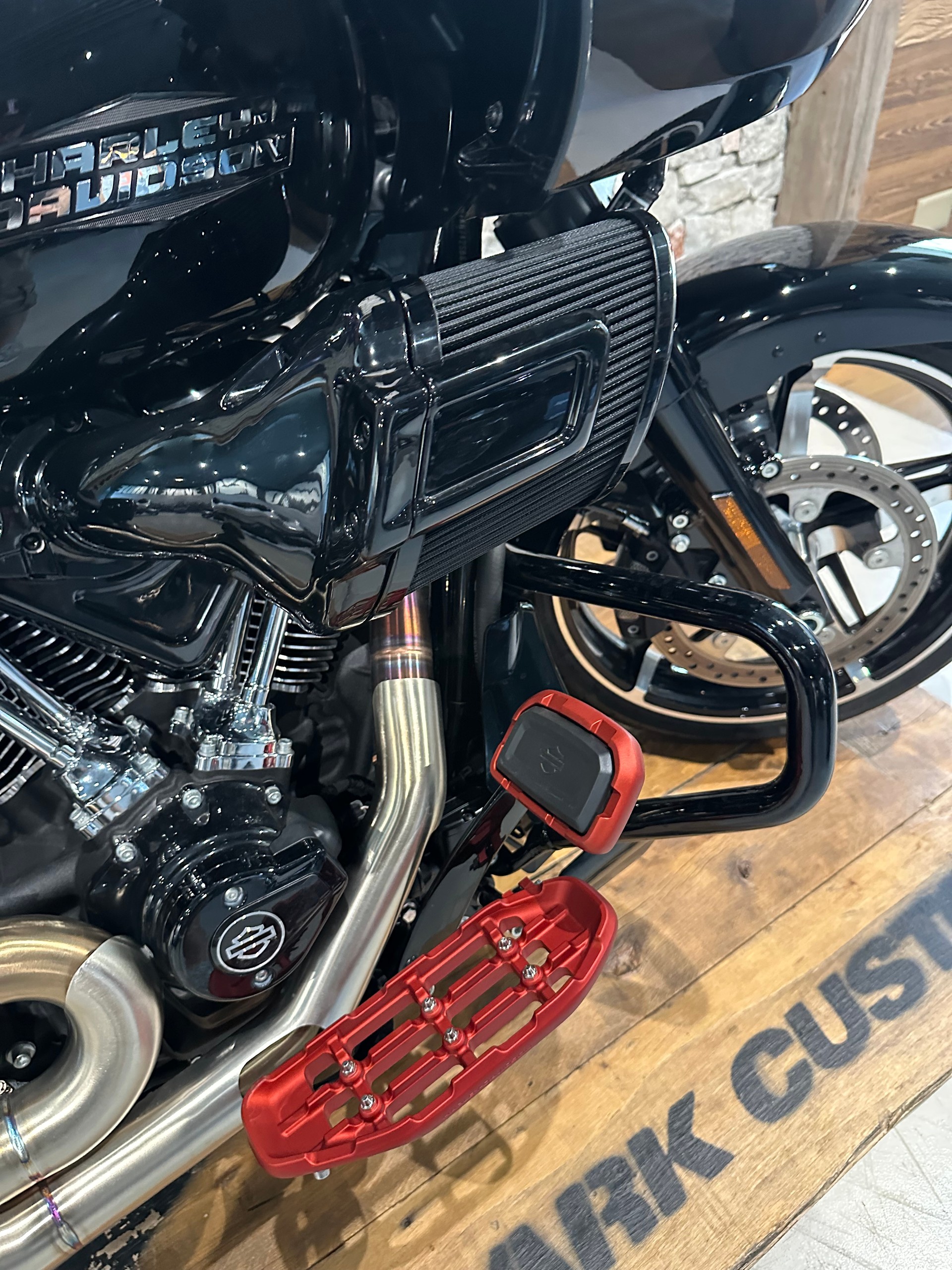HARLEY-DAVIDSON FLTRX Road Glide 117-showroom-element-3