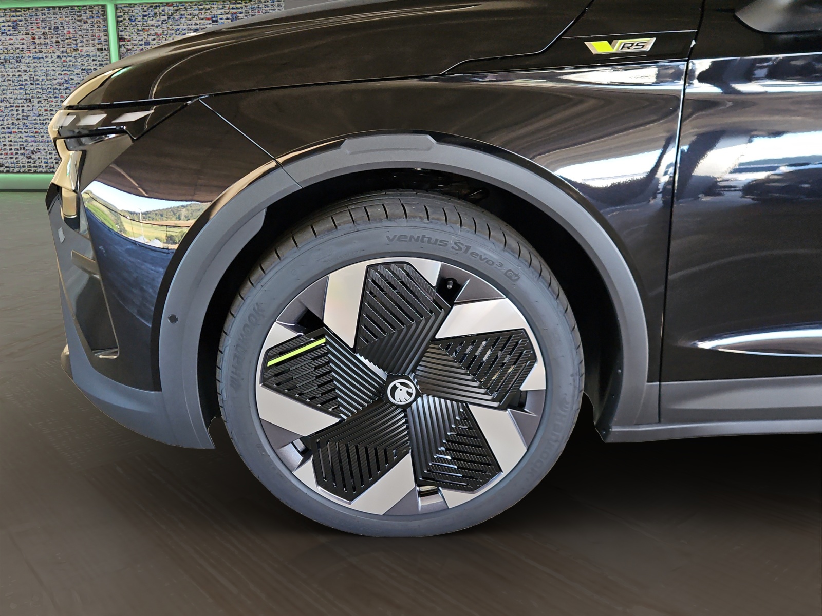 SKODA Elroq RS 4x4-image-5