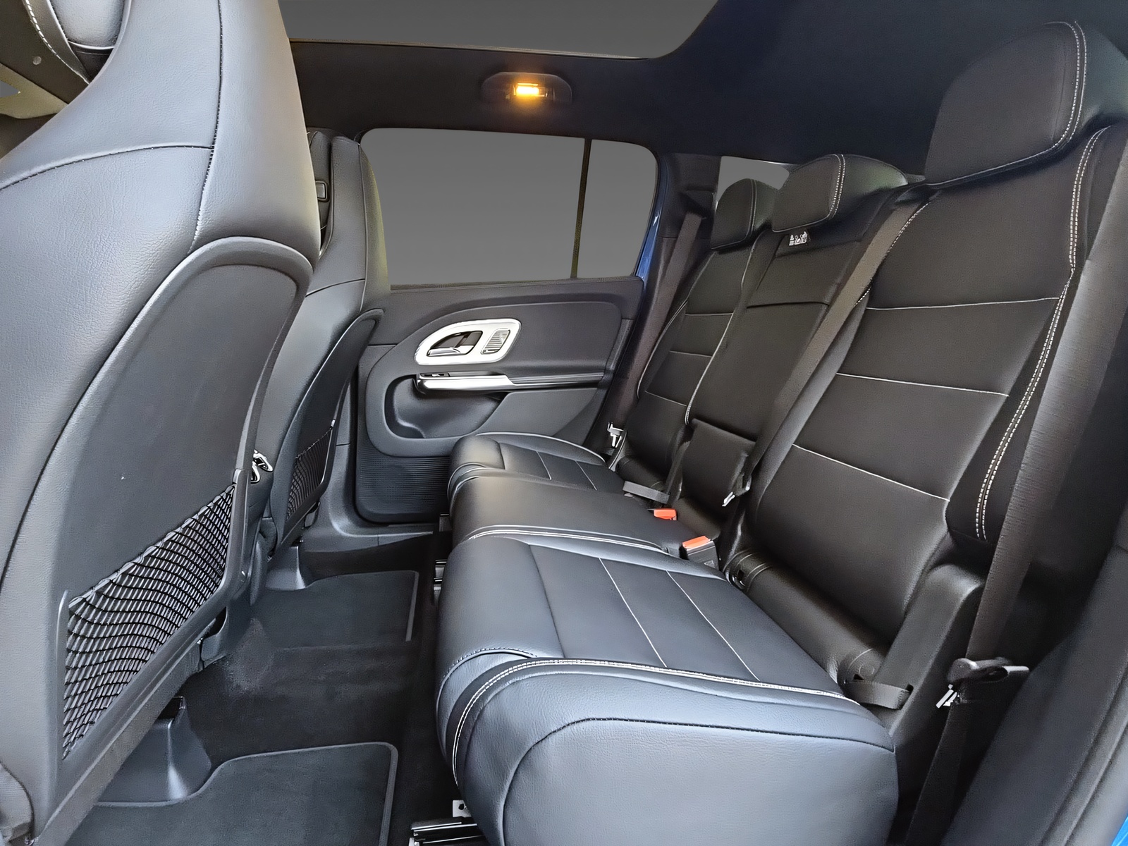 MERCEDES-BENZ GLB 220 4Matic-image-11