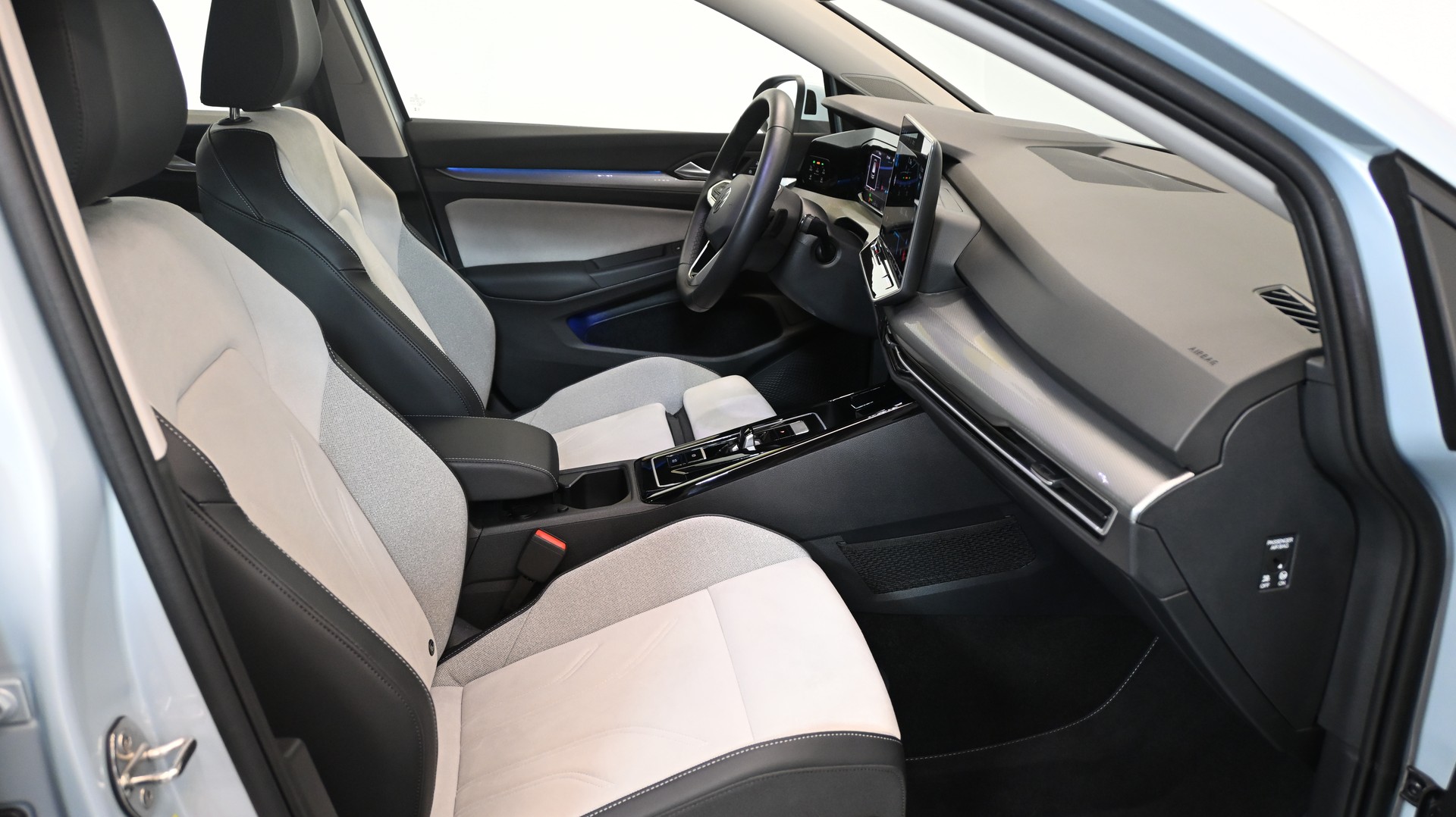 VW Golf 1.5 e TSI mHEV Style DSG-image-3