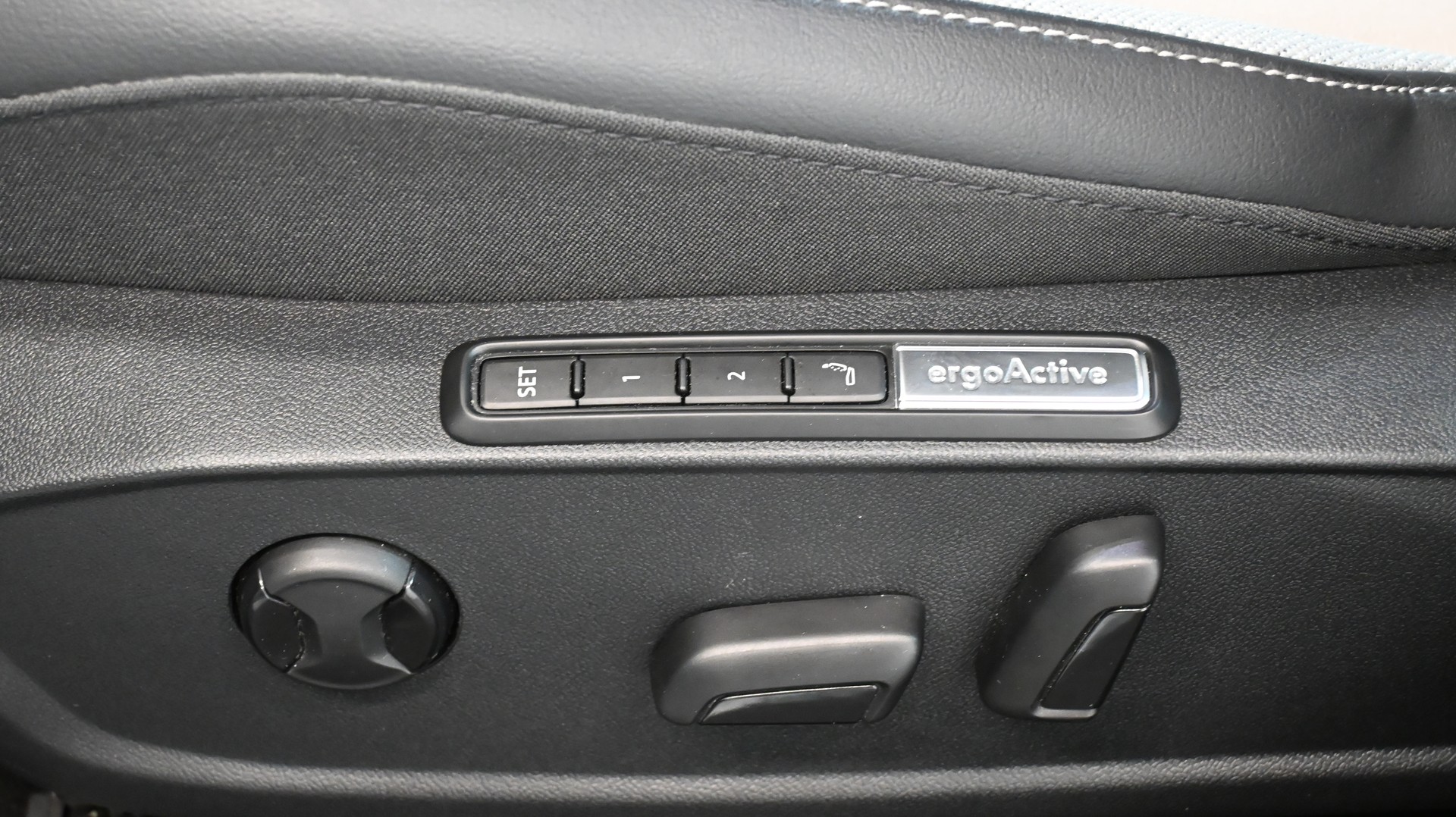 VW Golf 1.5 e TSI mHEV Style DSG-image-7