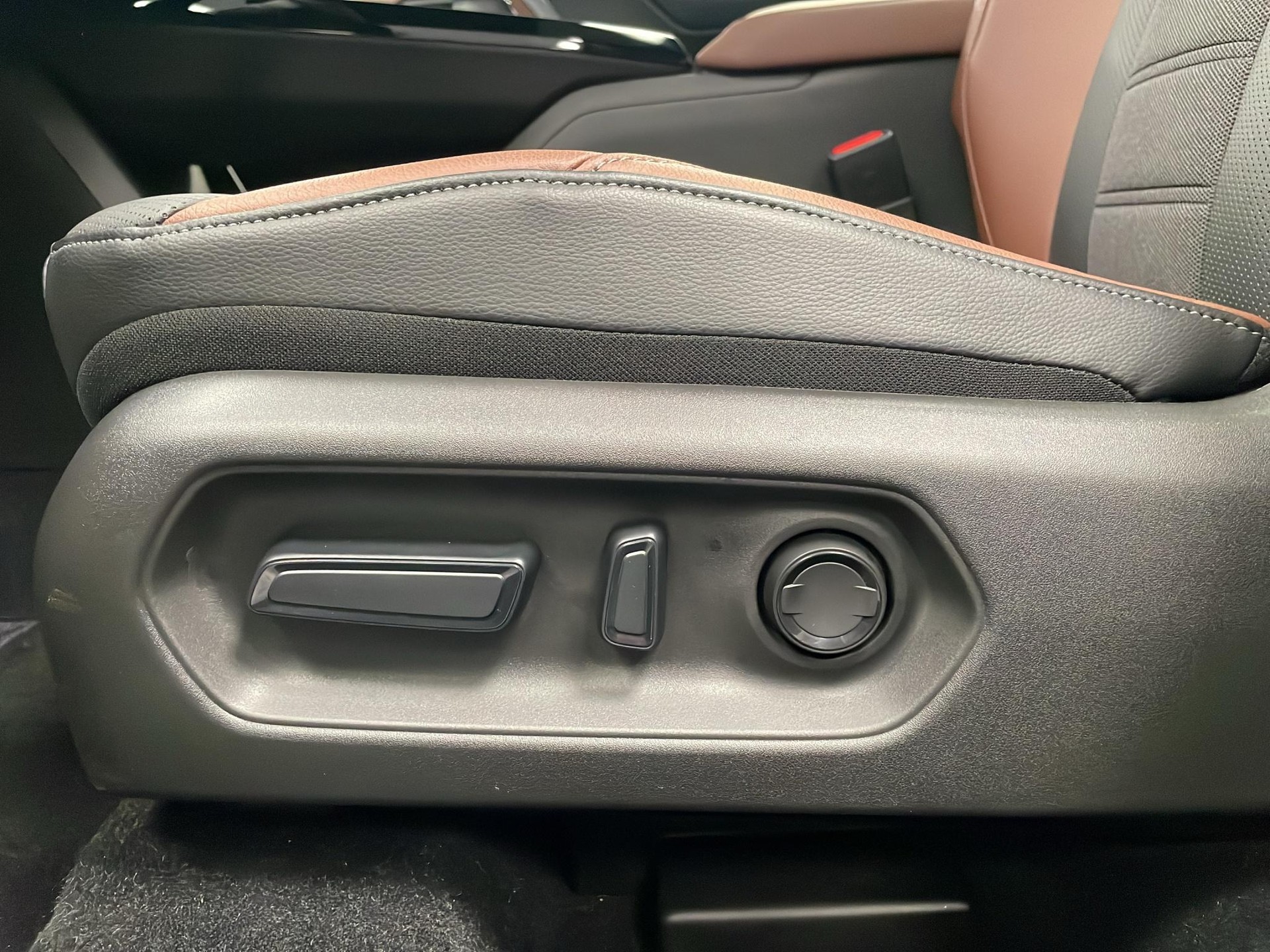 SUZUKI e Vitara Compact Top-image-12