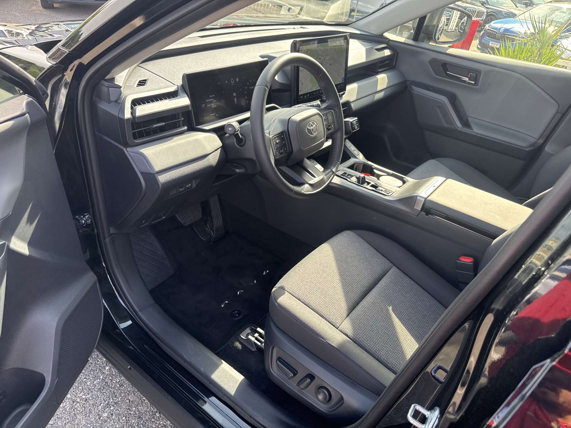 TOYOTA RAV-4 2.5 HSD Trend e-CVT AWD NEUES MODELL Automat-image-5