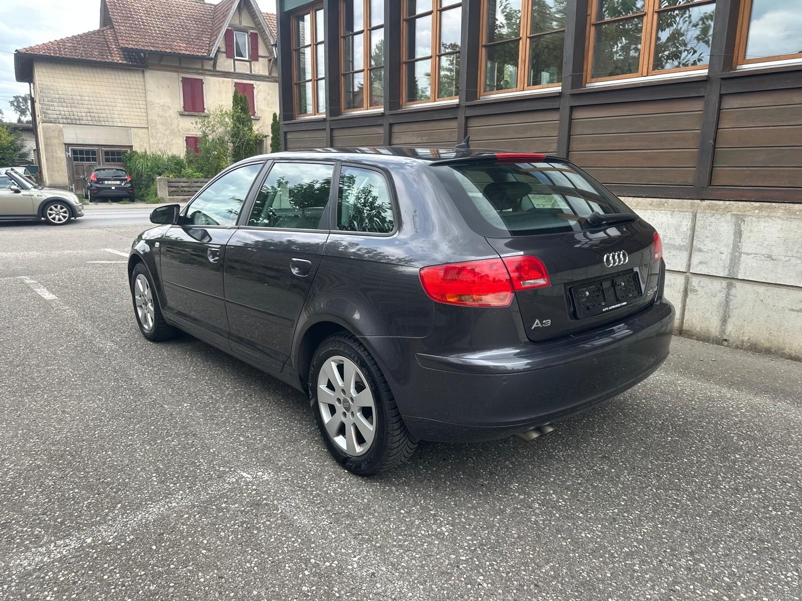 AUDI A3 Sportback 2.0 TDI Ambition-showroom-element-2