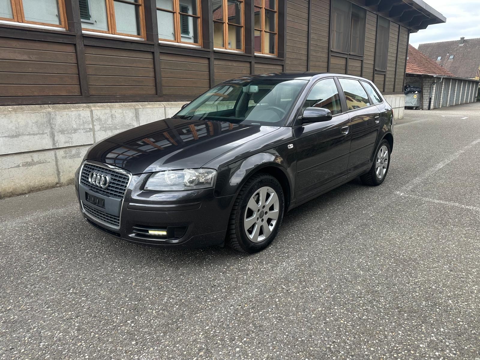 AUDI A3 Sportback 2.0 TDI Ambition-showroom-element-1