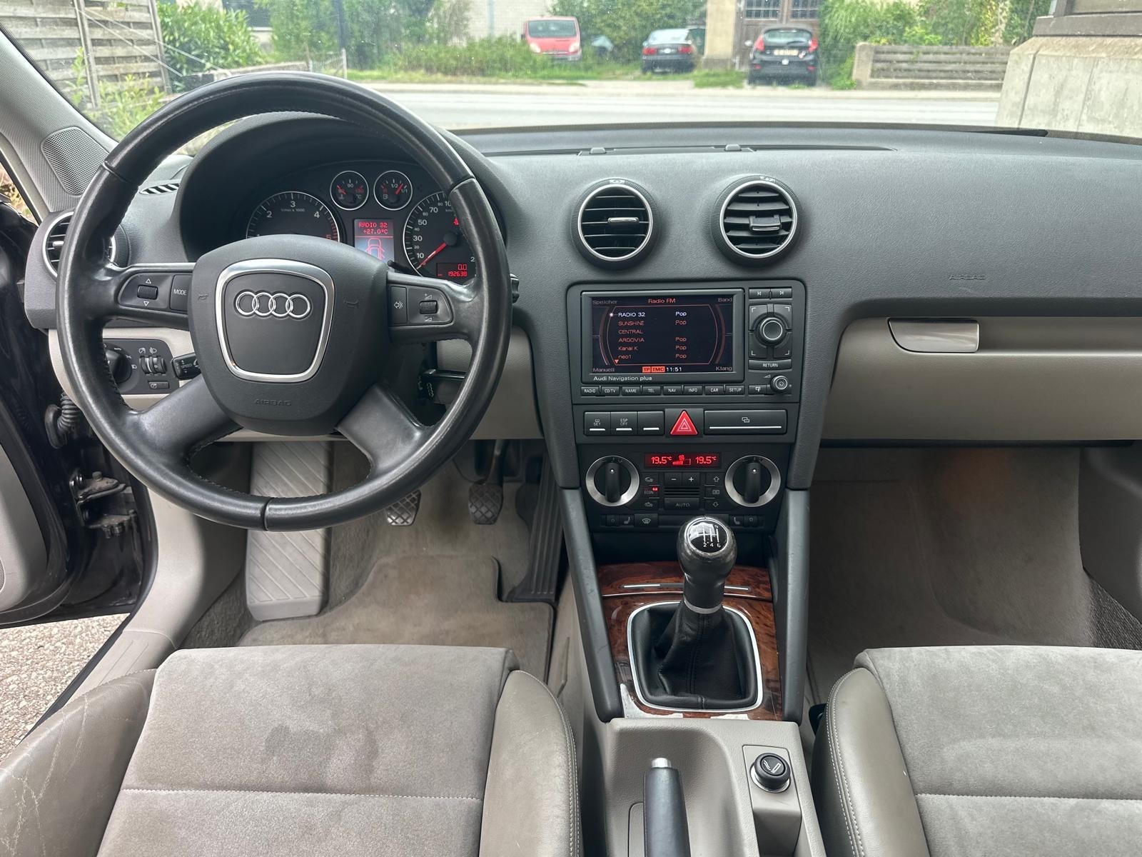 AUDI A3 Sportback 2.0 TDI Ambition-image-7