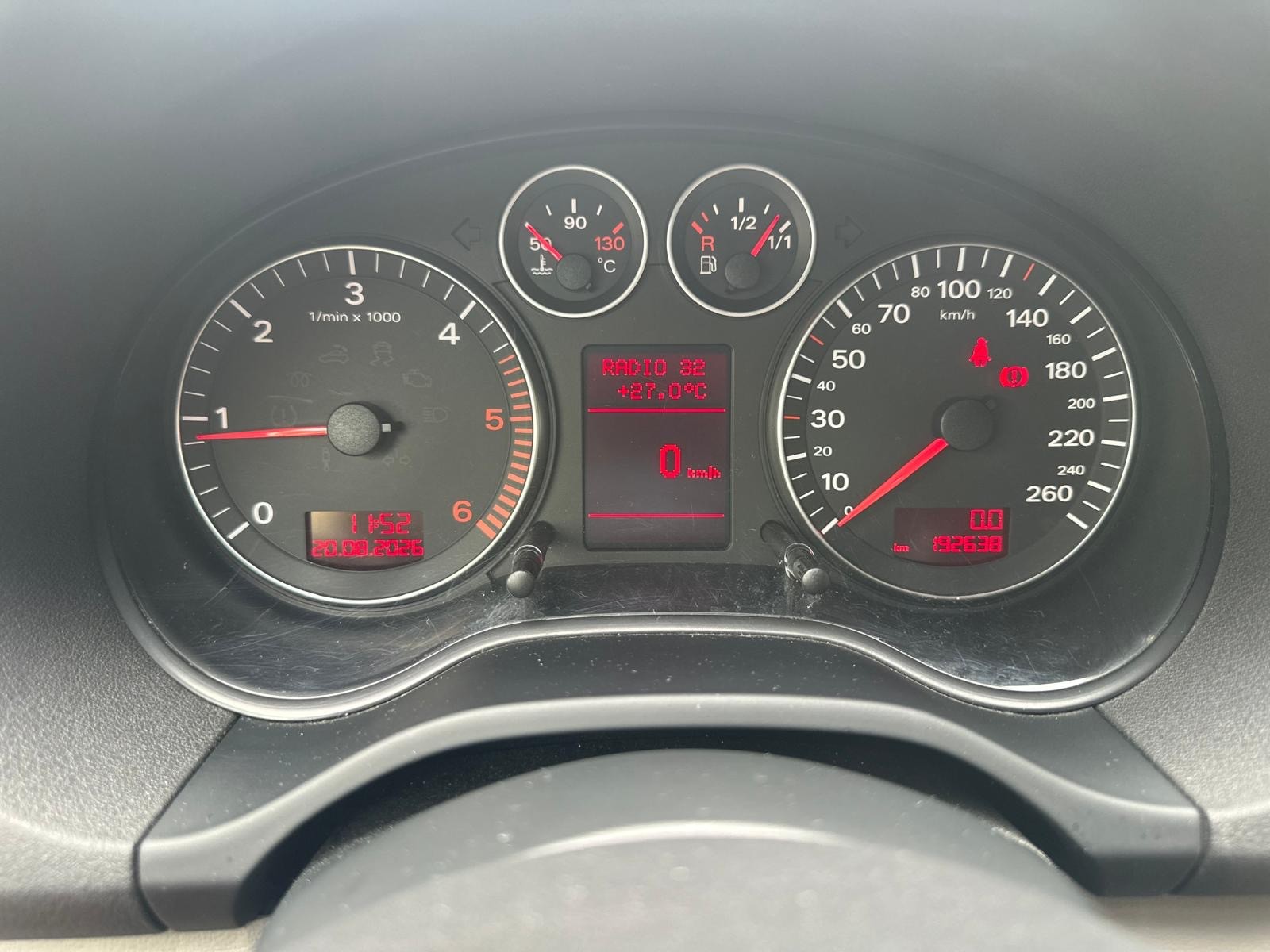 AUDI A3 Sportback 2.0 TDI Ambition-image-12