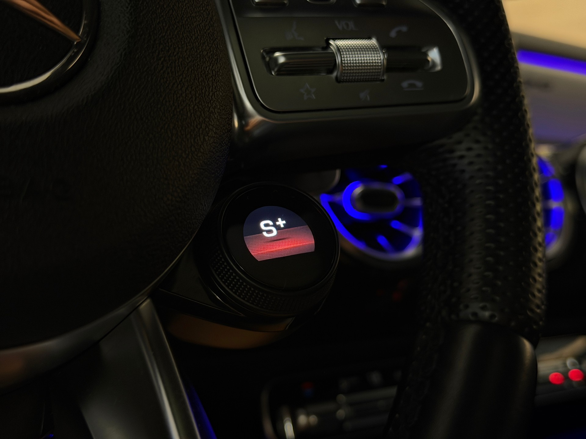 MERCEDES-BENZ CLA 35 AMG 4Matic 7G-DCT-image-18