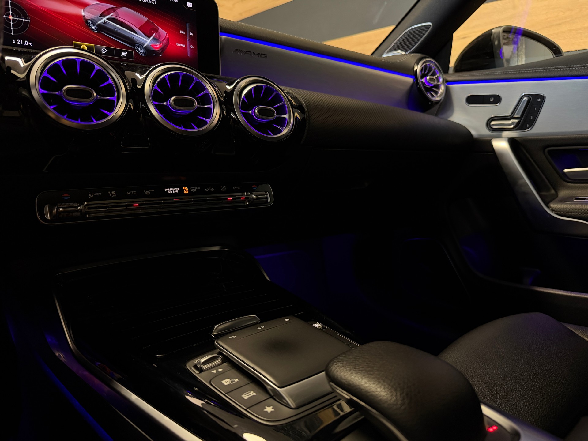 MERCEDES-BENZ CLA 35 AMG 4Matic 7G-DCT-image-17