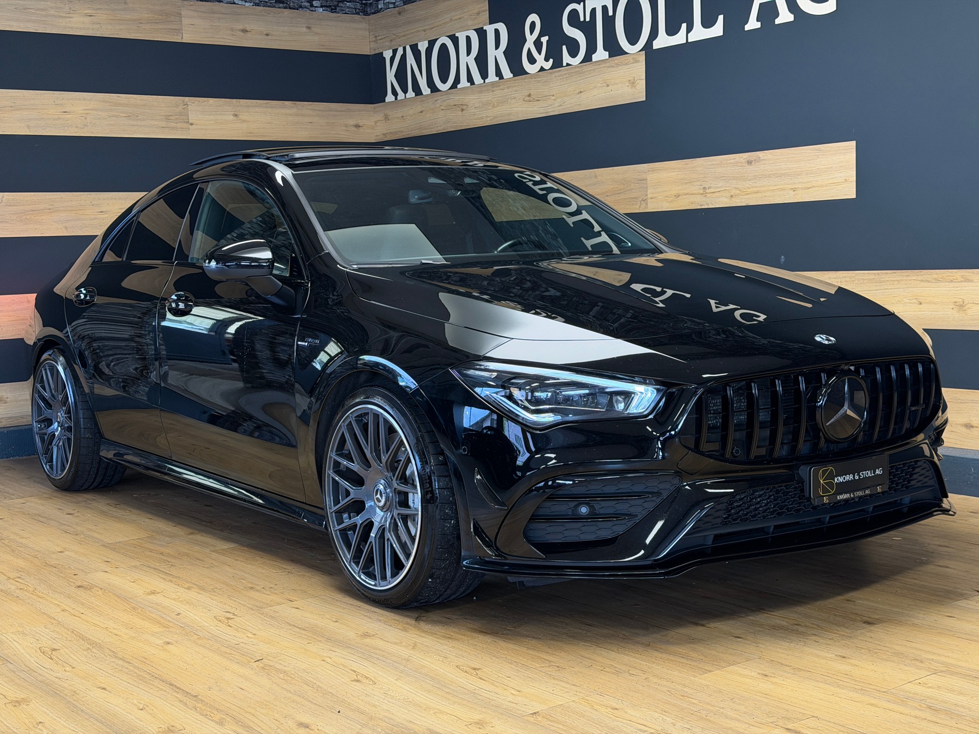MERCEDES-BENZ CLA 35 AMG 4Matic 7G-DCT-showroom-element-1