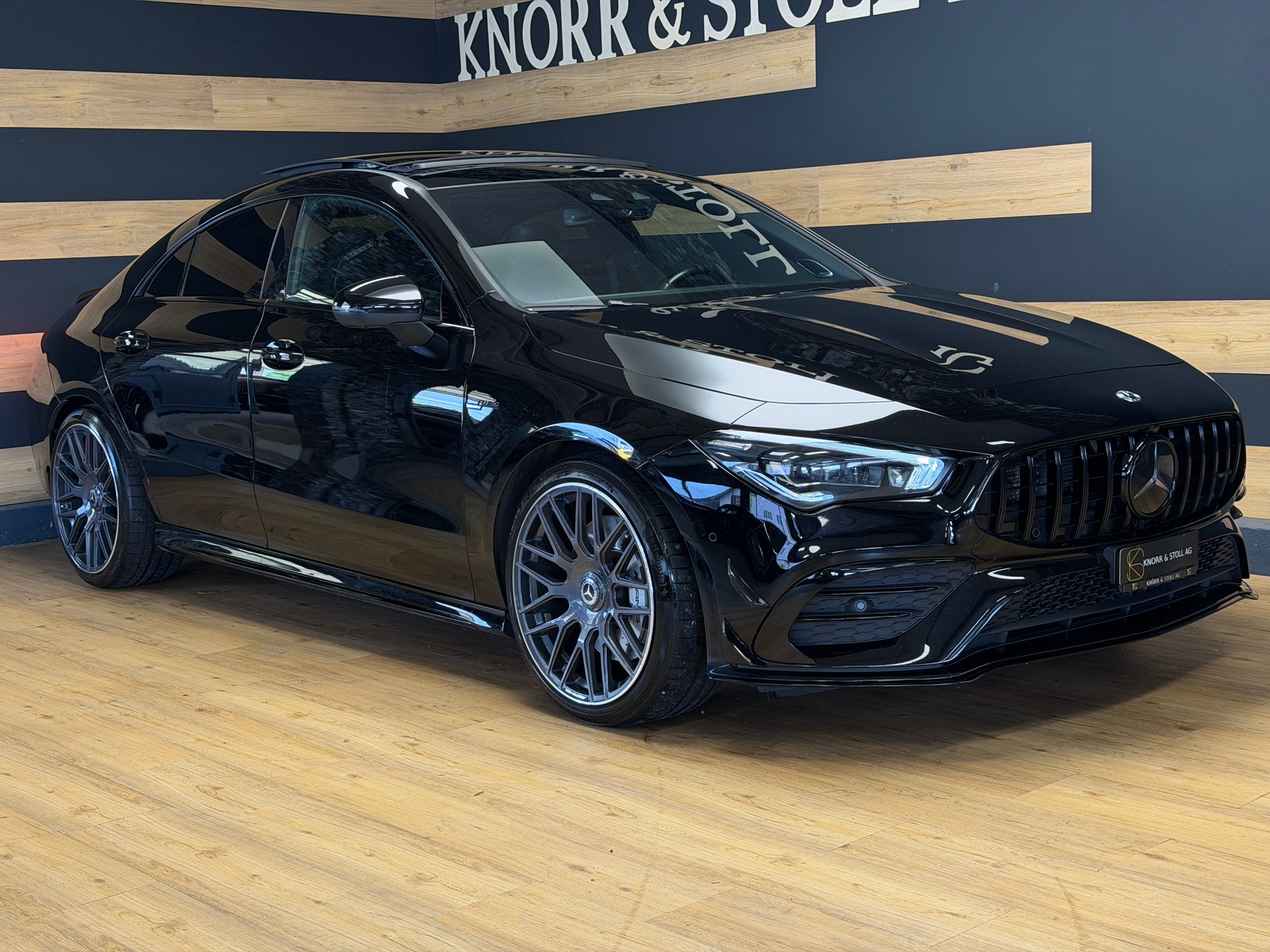 MERCEDES-BENZ CLA 35 AMG 4Matic 7G-DCT-showroom-element-2