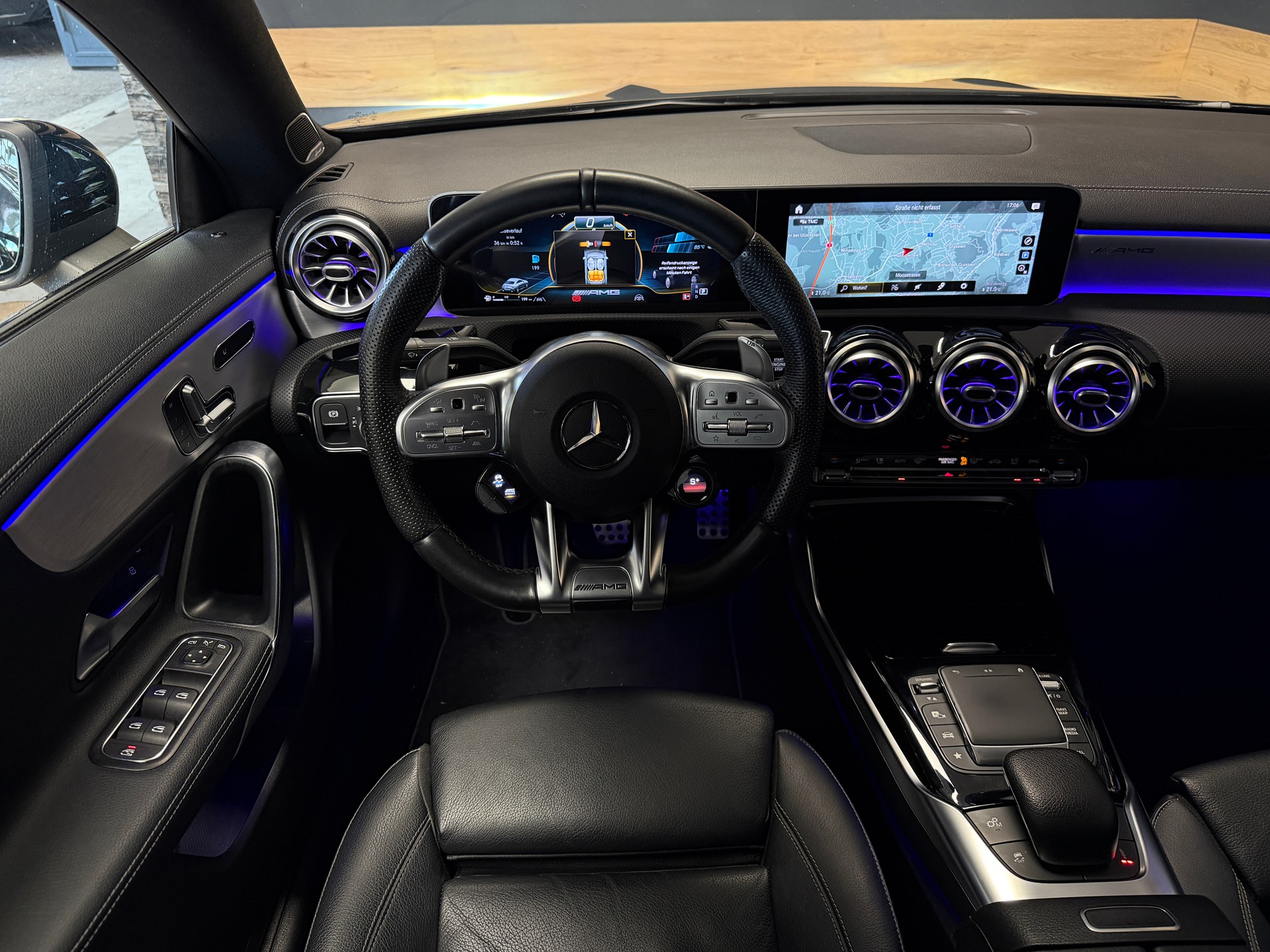 MERCEDES-BENZ CLA 35 AMG 4Matic 7G-DCT-image-9