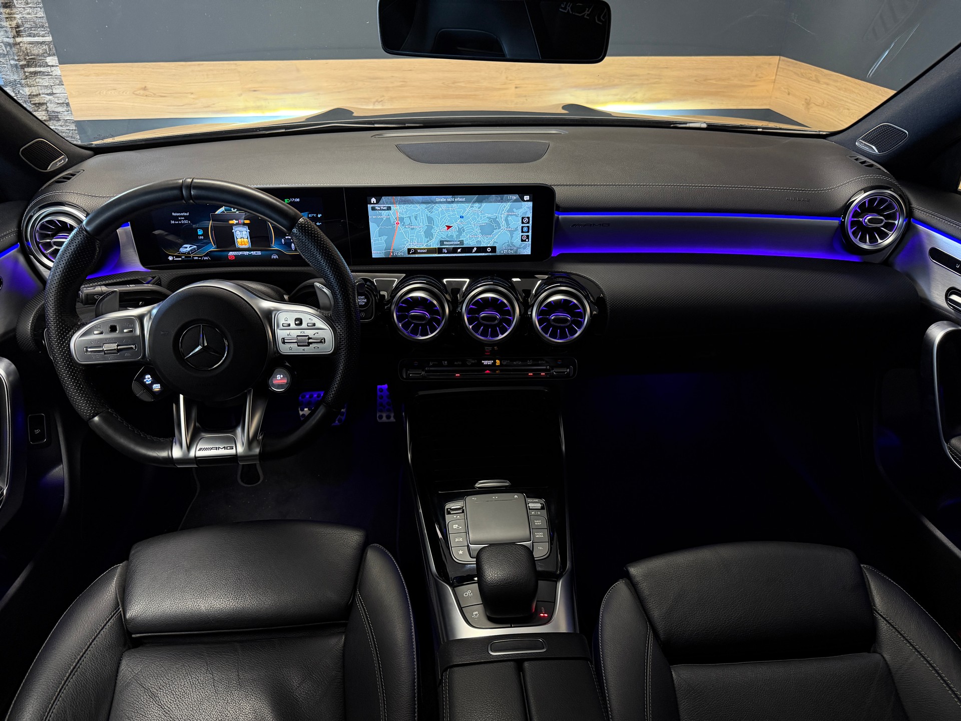 MERCEDES-BENZ CLA 35 AMG 4Matic 7G-DCT-image-14