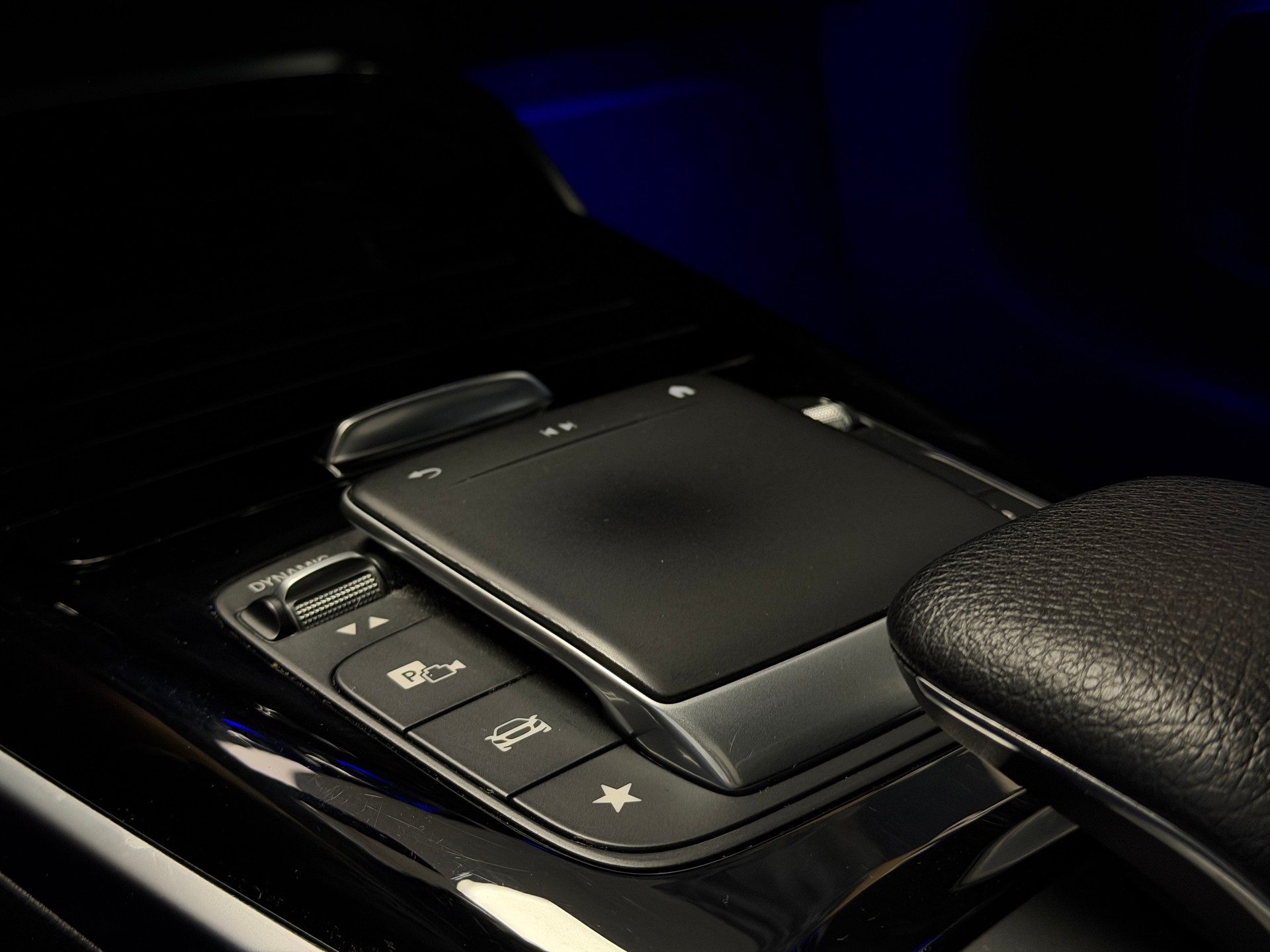 MERCEDES-BENZ CLA 35 AMG 4Matic 7G-DCT-image-13