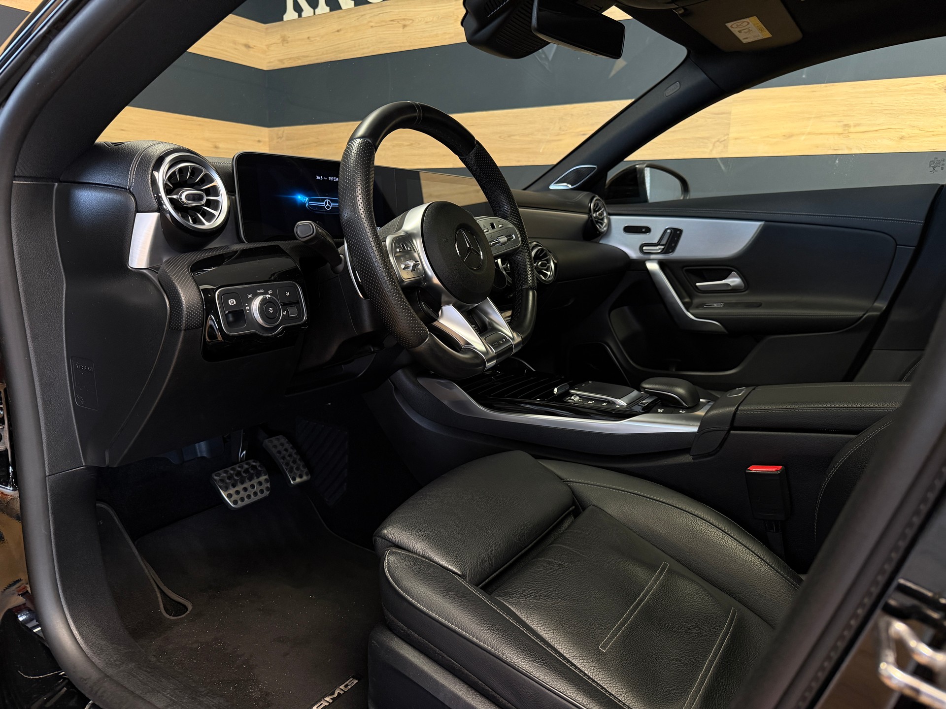 MERCEDES-BENZ CLA 35 AMG 4Matic 7G-DCT-image-21