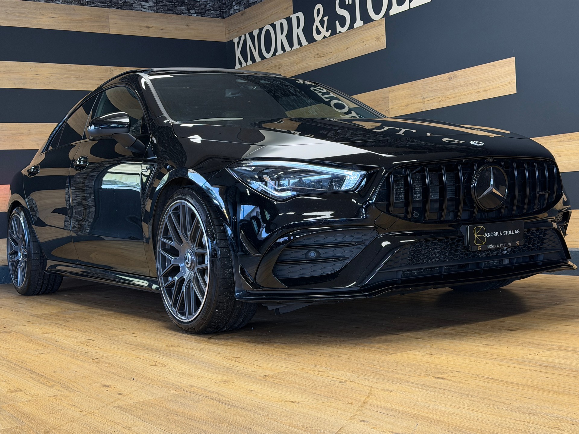 MERCEDES-BENZ CLA 35 AMG 4Matic 7G-DCT-image-4