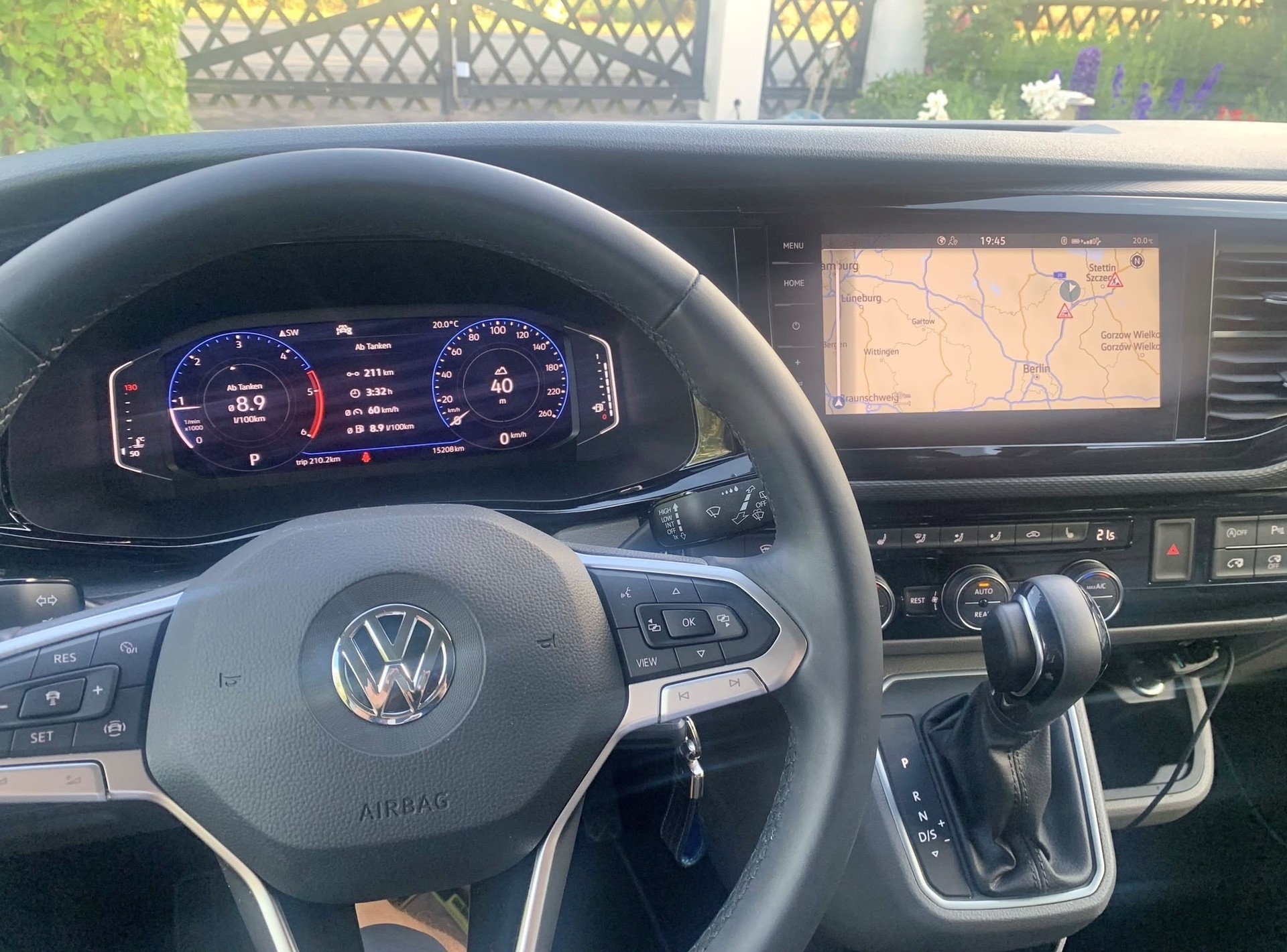 VW Caravelle 150kw 4Motion (Lang, DSG)-image-4