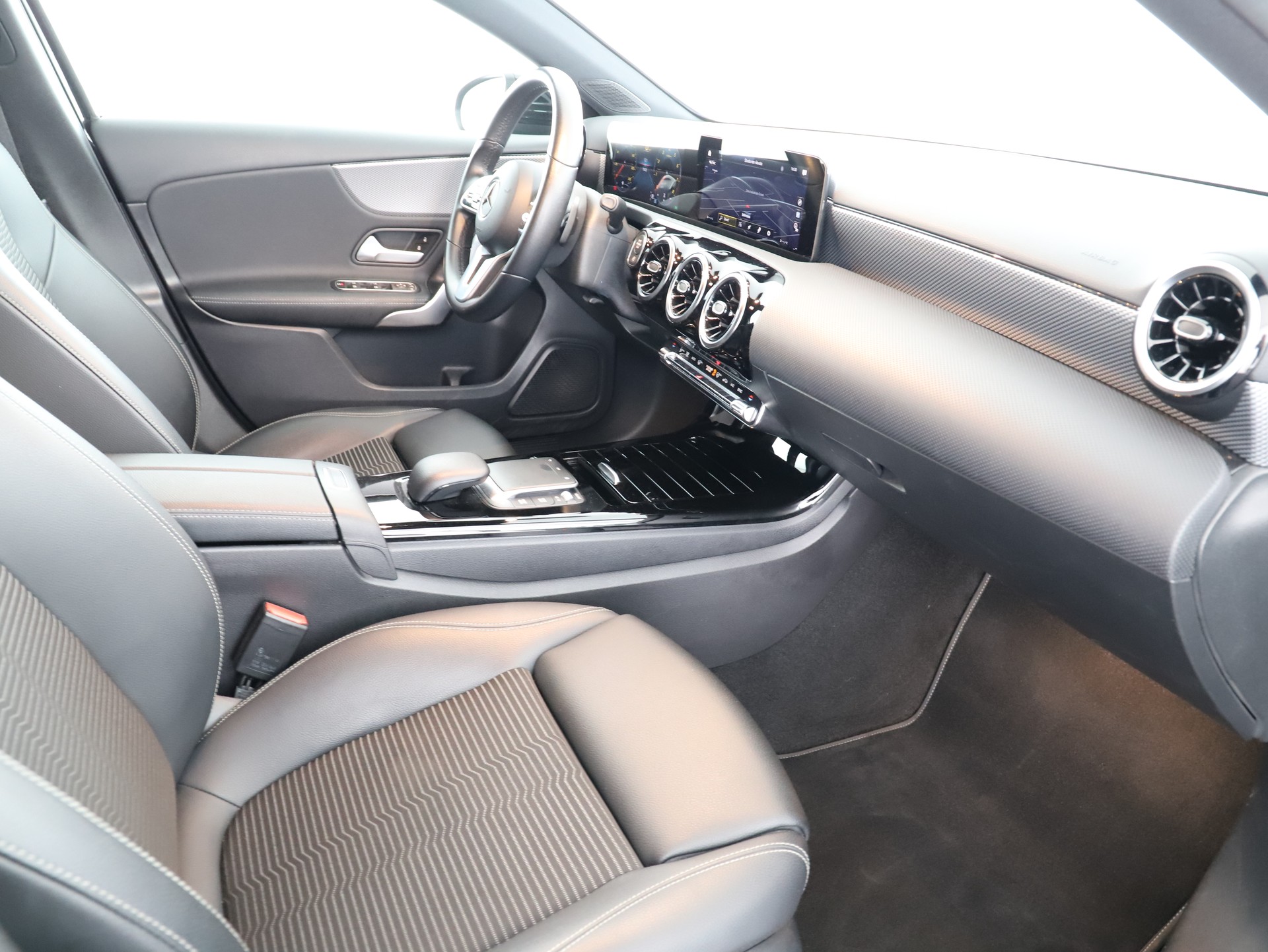 MERCEDES-BENZ A 180 Night Star-image-8