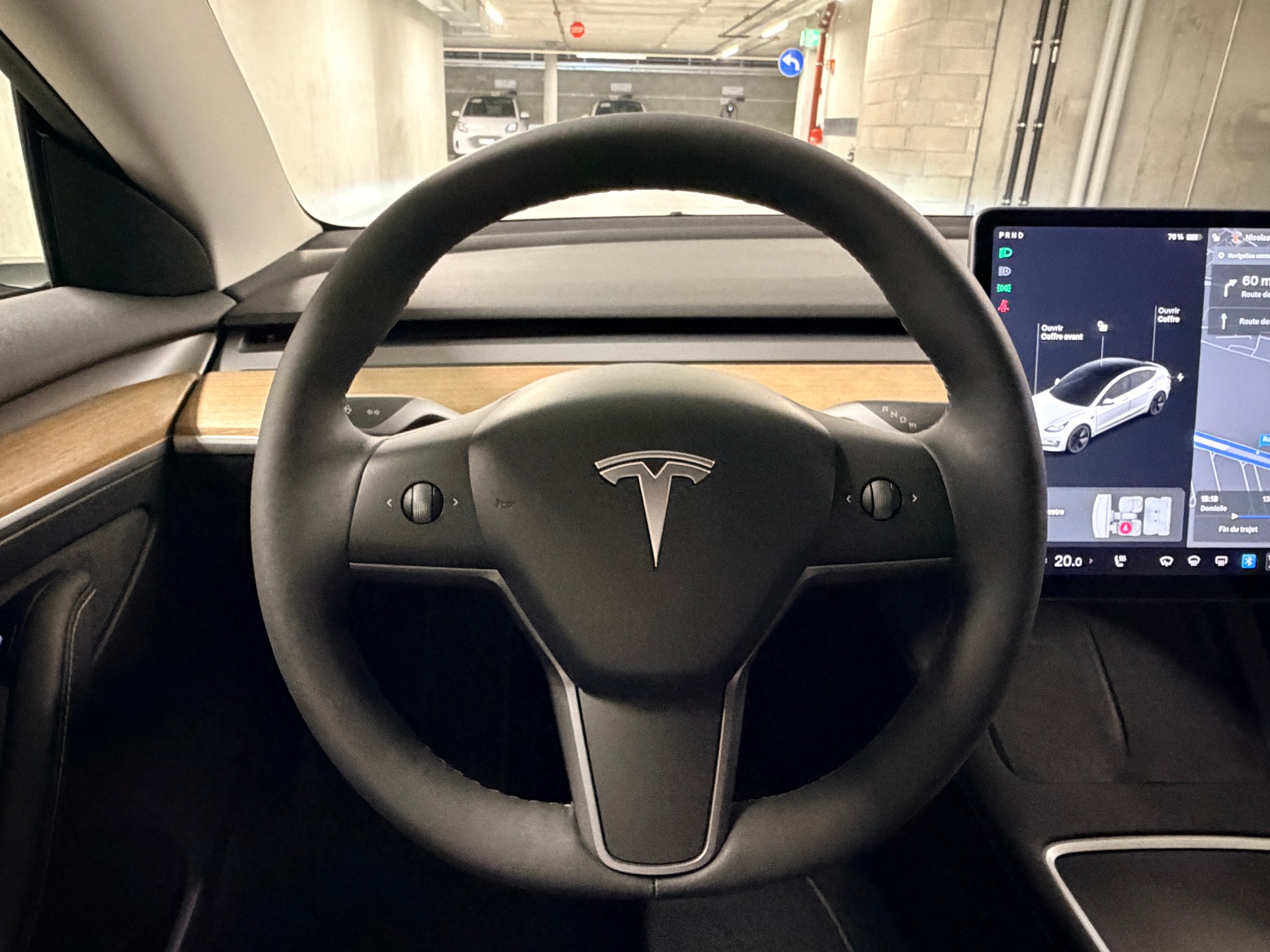 TESLA Model 3-image-9