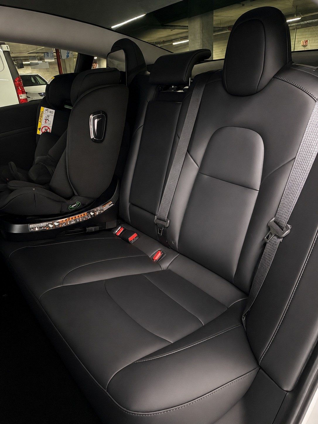TESLA Model 3-image-15