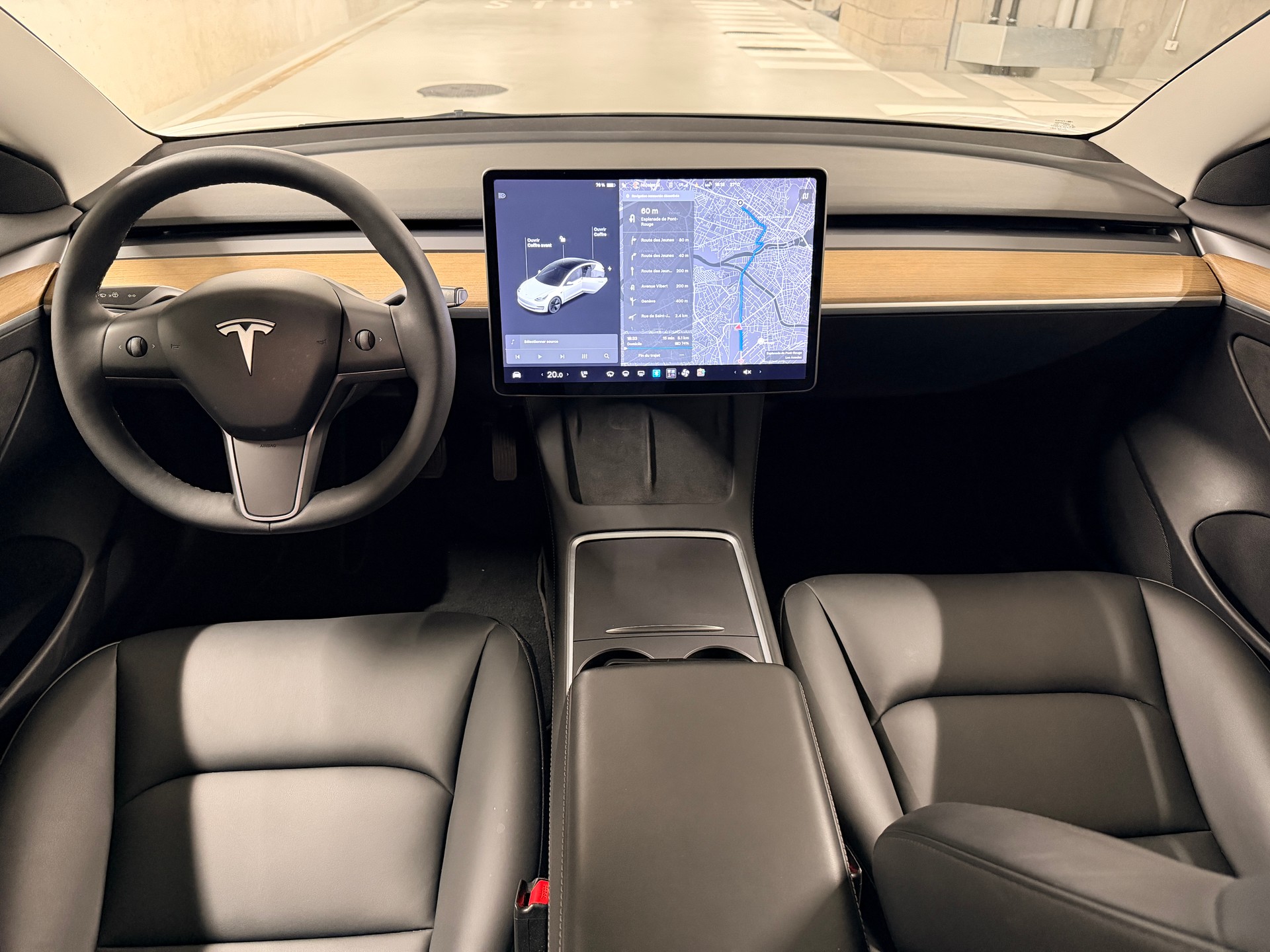TESLA Model 3-image-12
