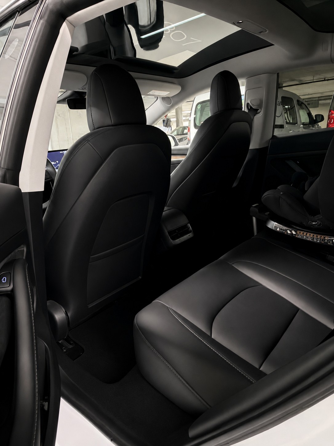 TESLA Model 3-image-14