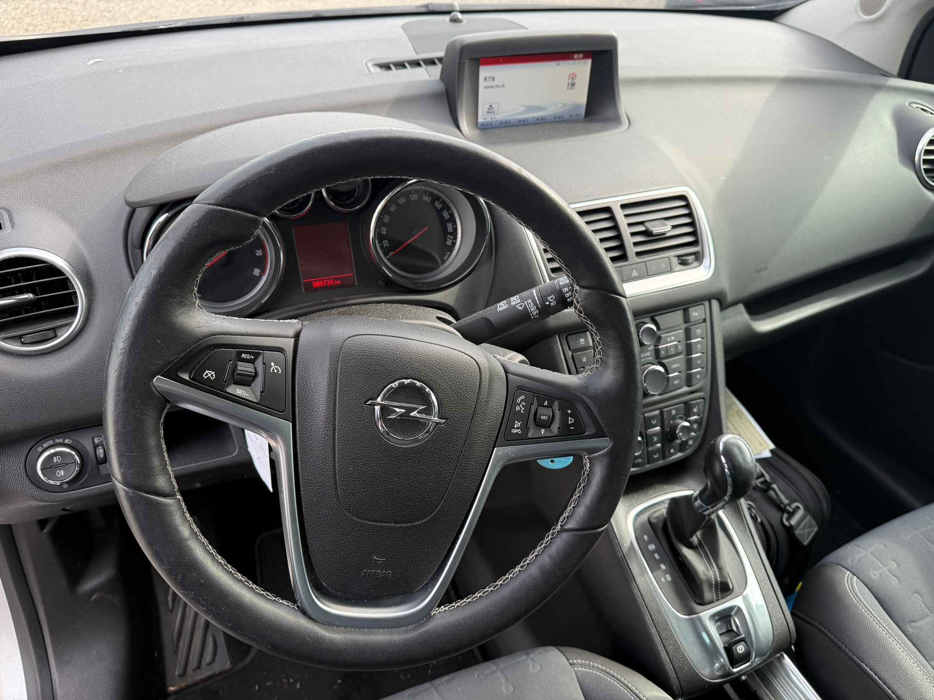 OPEL Meriva 1.4 Turbo Cosmo Automatic-image-8