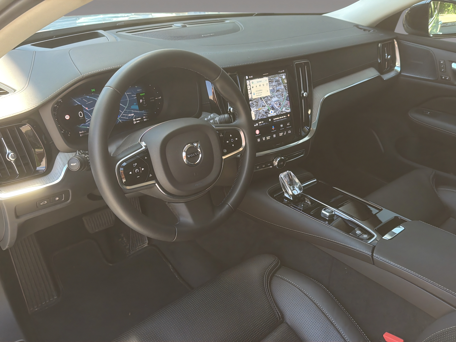 VOLVO V60 2.0 T6 TE Ultimate Dark eAWD-image-7