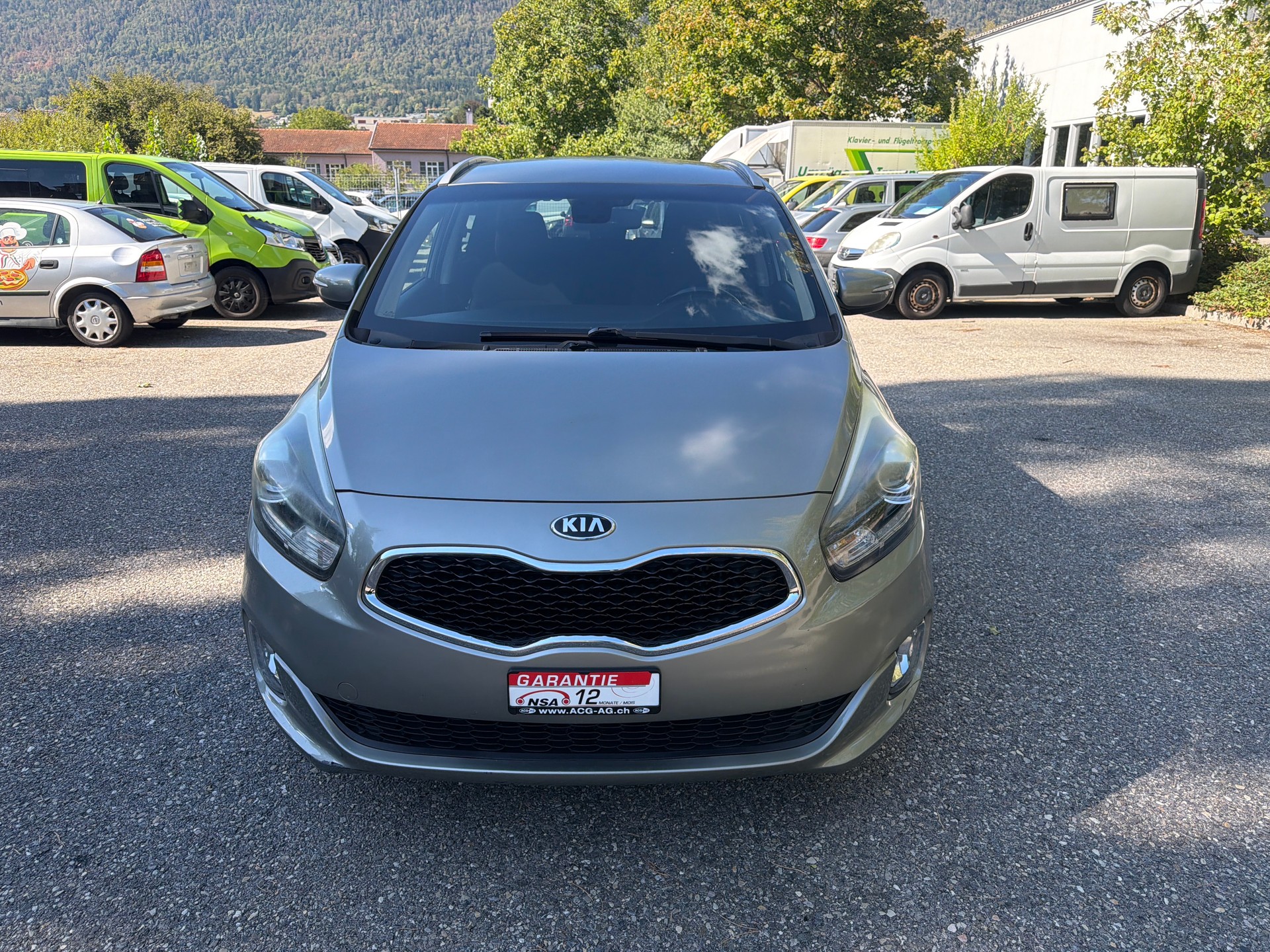 KIA Carens 1.7 CRDi Trend ** 07x Sitze ** Klima-auto ** MF-Lenkrad-Tempomat ** PDC H ** Ab MFK 09.05.2025-image-1