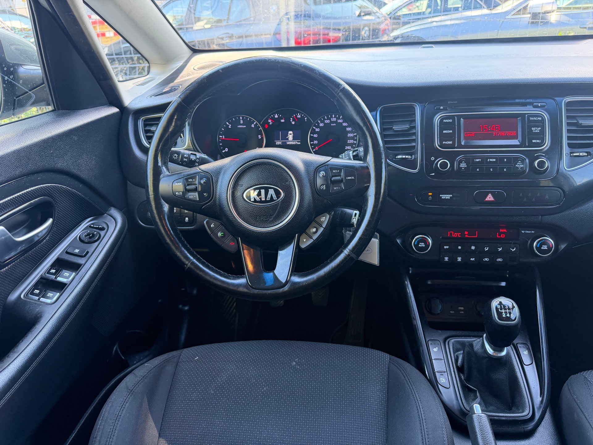 KIA Carens 1.7 CRDi Trend ** 07x Sitze ** Klima-auto ** MF-Lenkrad-Tempomat ** PDC H ** Ab MFK 09.05.2025-image-3