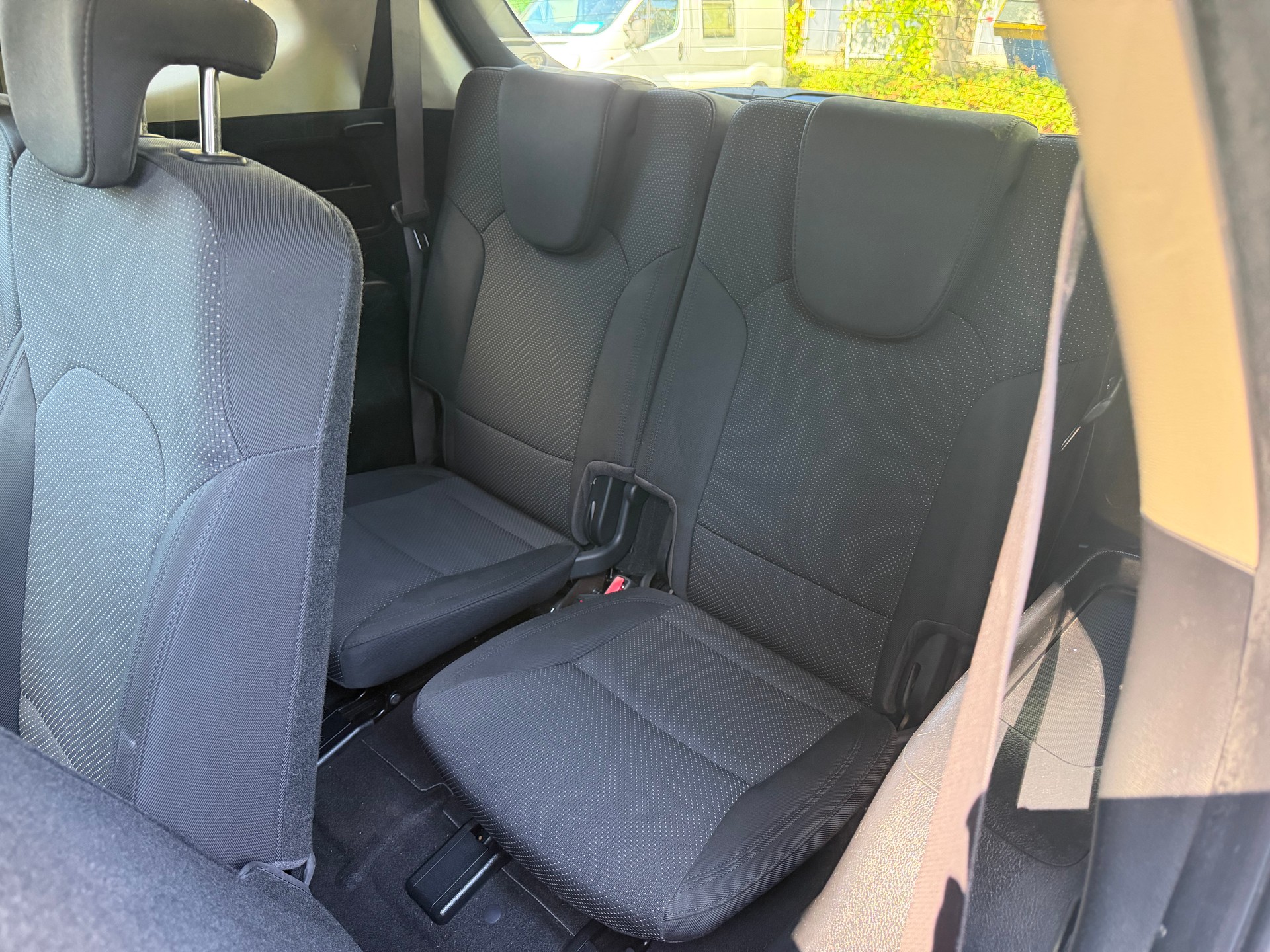 KIA Carens 1.7 CRDi Trend ** 07x Sitze ** Klima-auto ** MF-Lenkrad-Tempomat ** PDC H ** Ab MFK 09.05.2025-image-7