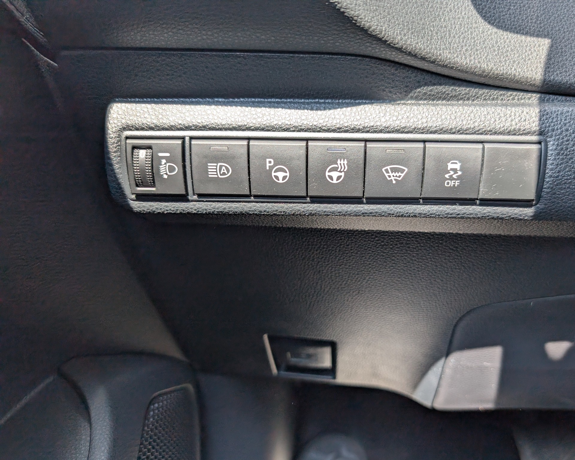 SUZUKI 1.8 Compact Top Hybrid-image-3