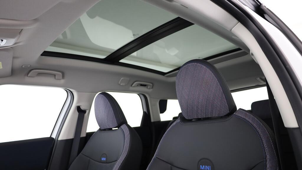 MINI Countryman E-image-17