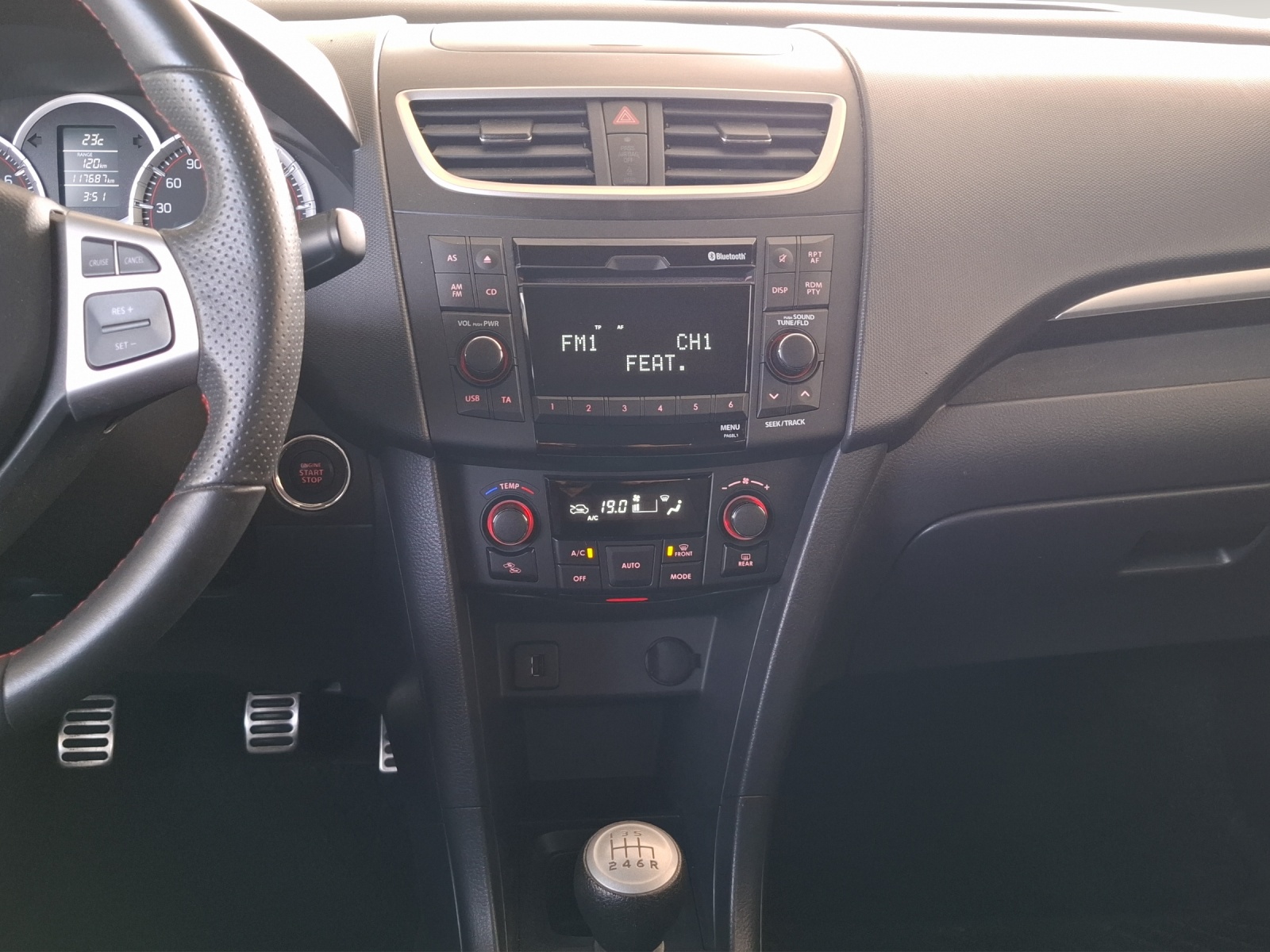 SUZUKI Swift 1.6i 16V Sport // MFK 26.08.2026 // 8-fach bereift-image-13