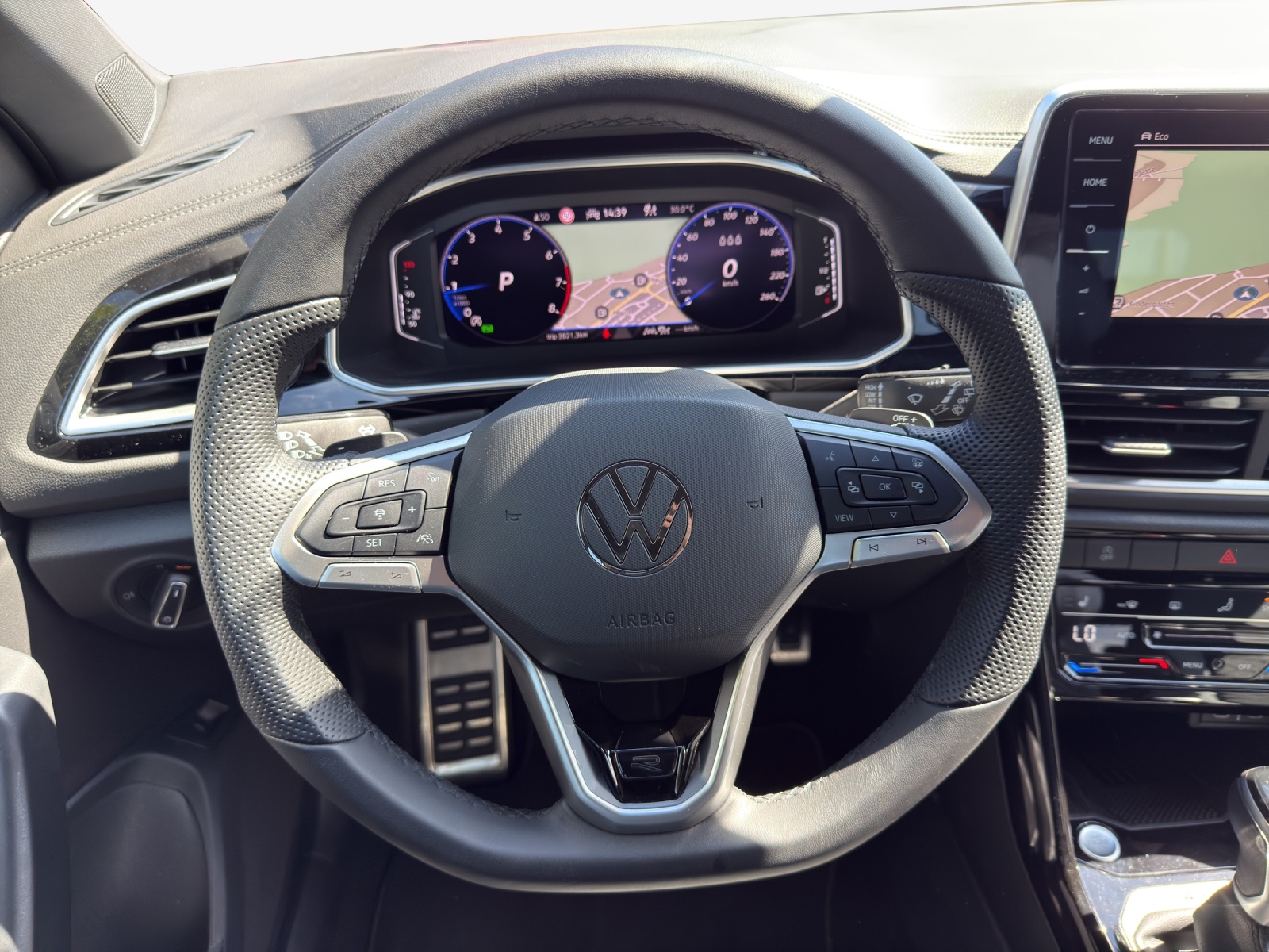 VW T-Roc 2.0 TSI R-Line DSG 4Motion-image-9