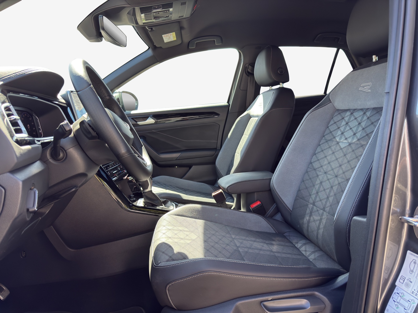 VW T-Roc 2.0 TSI R-Line DSG 4Motion-image-7