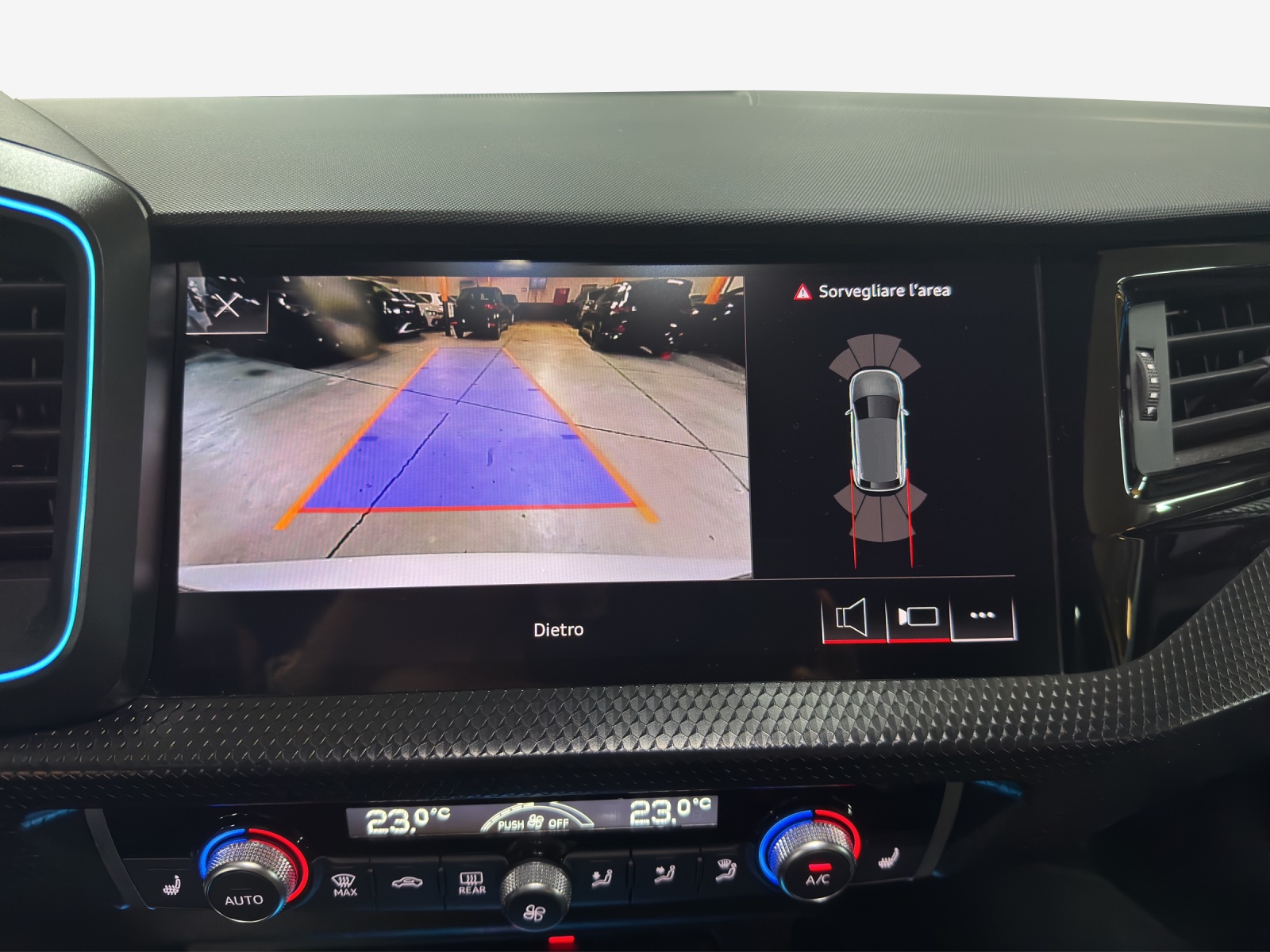 AUDI A1 allstreet 30 TFSI Attraction S-tronic-image-13