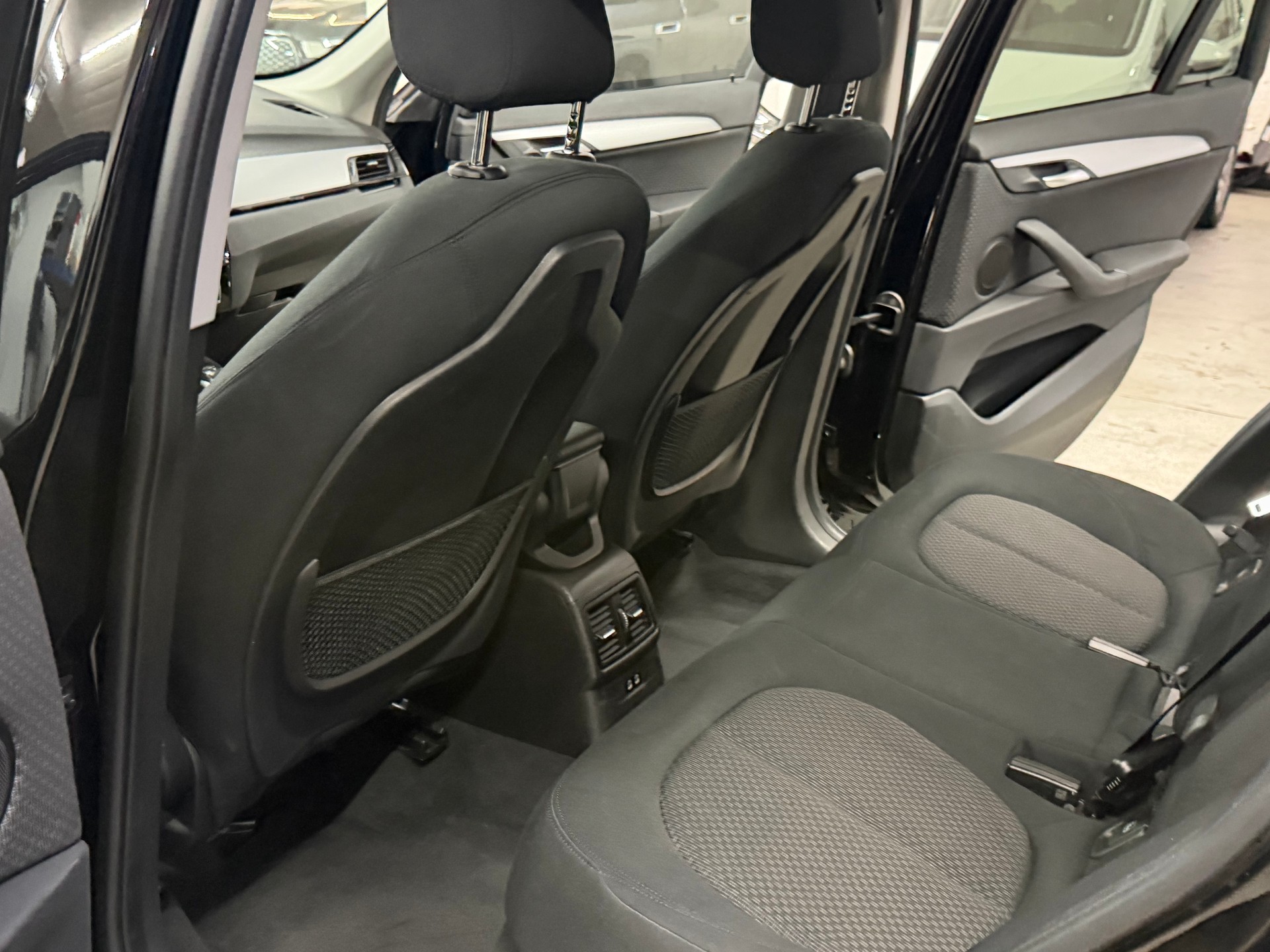 BMW X1 xDrive 25e Steptronic-image-11
