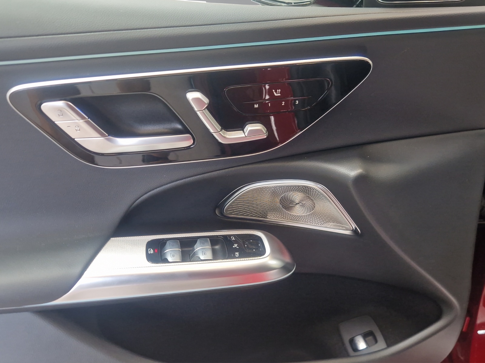 MERCEDES-BENZ E 220 d T 4Matic 9G-Tronic-image-12