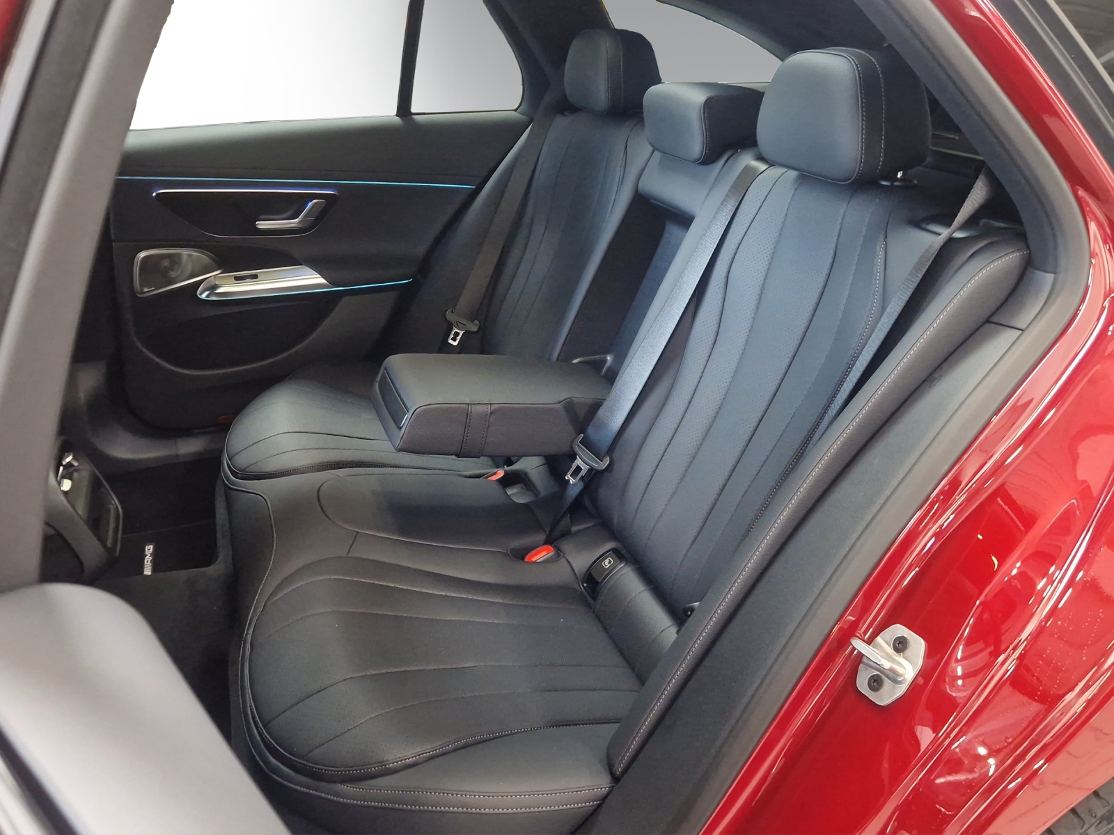 MERCEDES-BENZ E 220 d T 4Matic 9G-Tronic-image-14